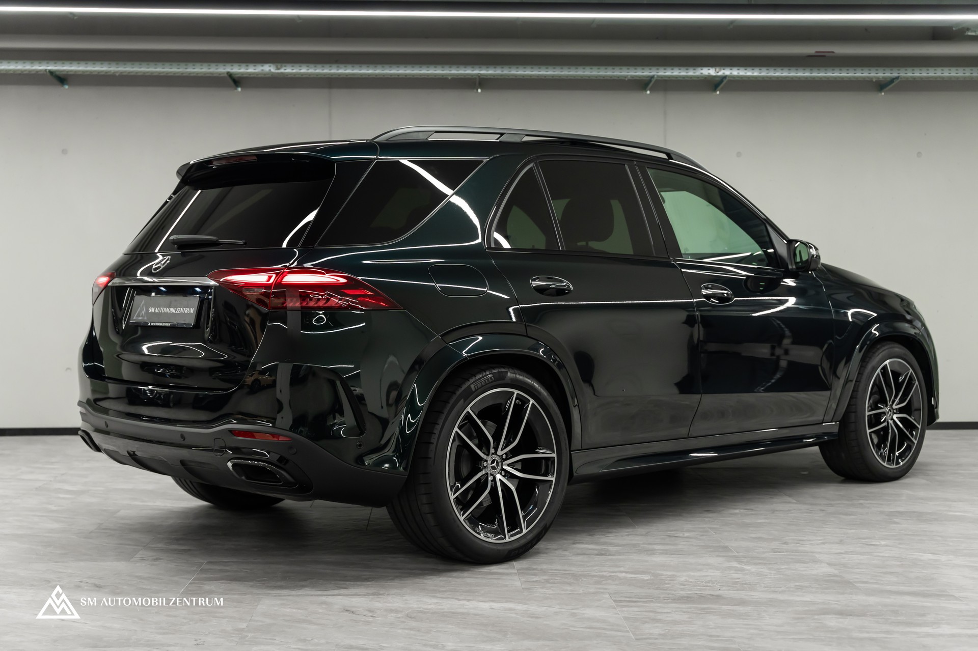 MERCEDES-BENZ GLE 450 AMG Line 4matic / Panorama / 360° / Head-Up / Smaragdgrün Metallic-image-7
