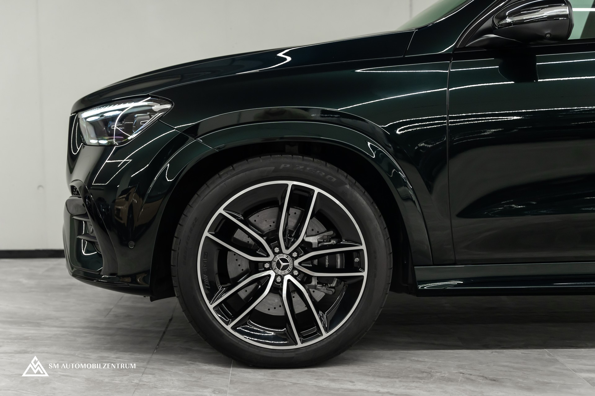 MERCEDES-BENZ GLE 450 AMG Line 4matic / Panorama / 360° / Head-Up / Smaragdgrün Metallic-image-6
