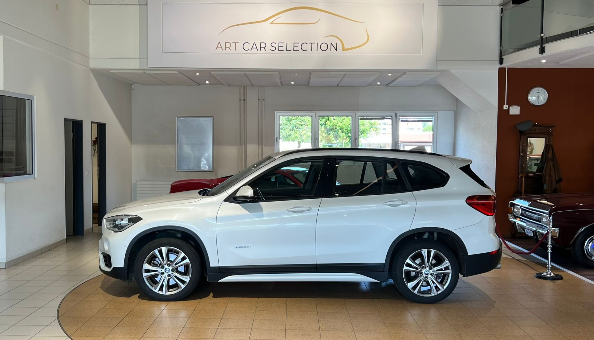 BMW X1 xDrive 20i Sport Line Steptronic *Frisch ab MFK*-image-1