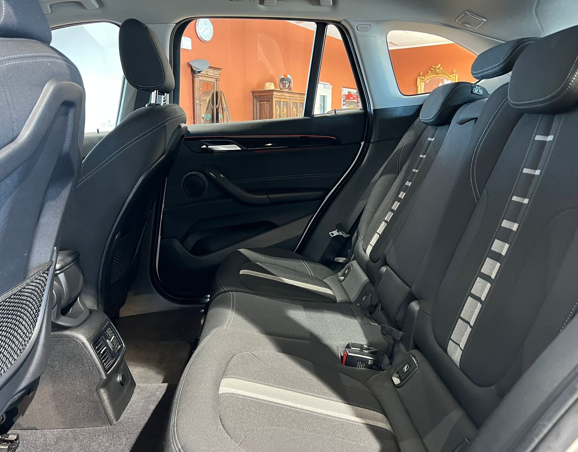 BMW X1 xDrive 20i Sport Line Steptronic *Frisch ab MFK*-image-10