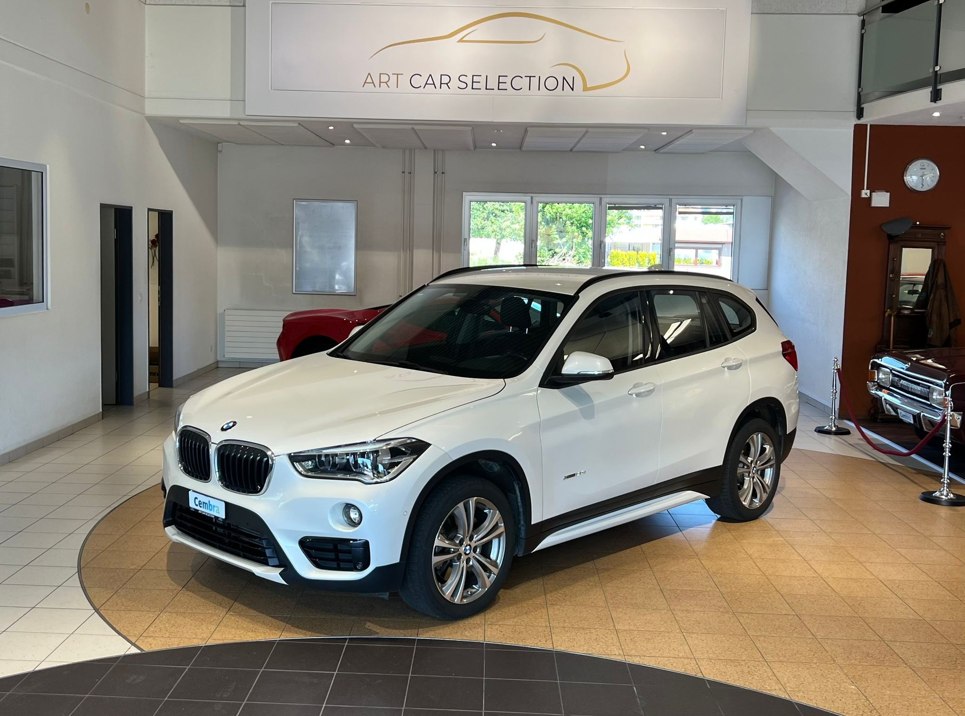 BMW X1 xDrive 20i Sport Line Steptronic *Frisch ab MFK*-image-0