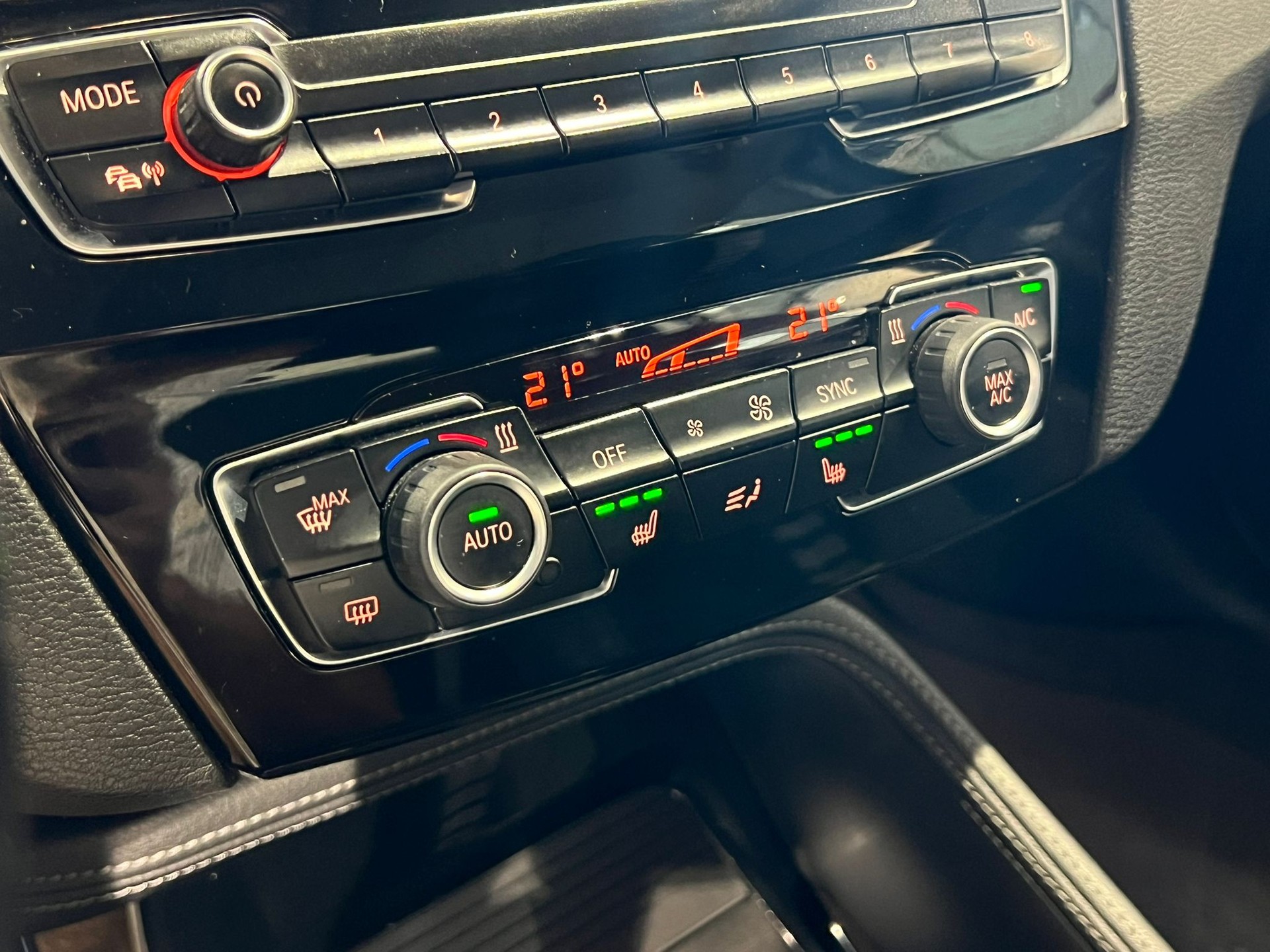 BMW X1 xDrive 20i Sport Line Steptronic *Frisch ab MFK*-image-9