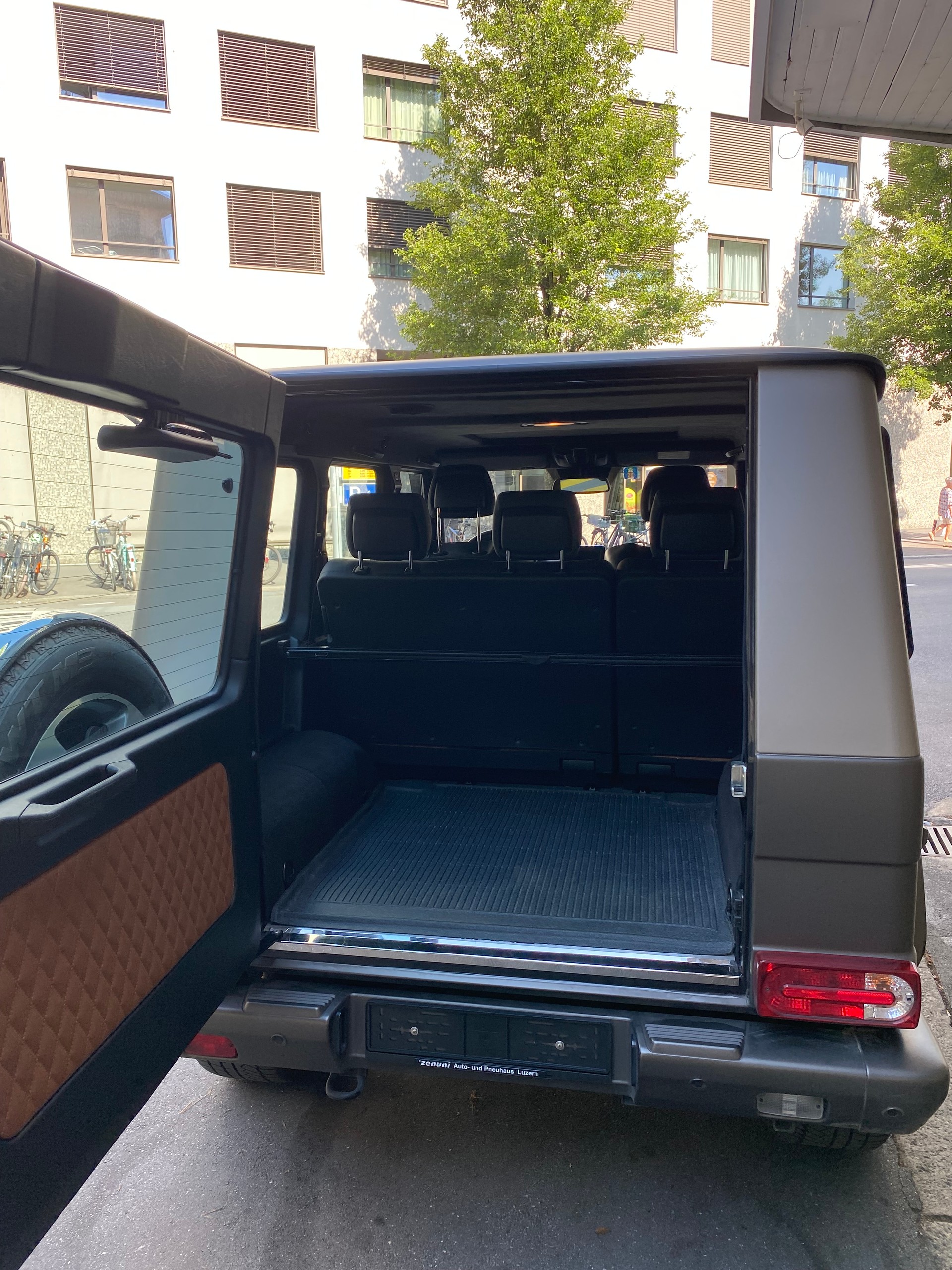 MERCEDES-BENZ G 63 AMG Automatic-image-12
