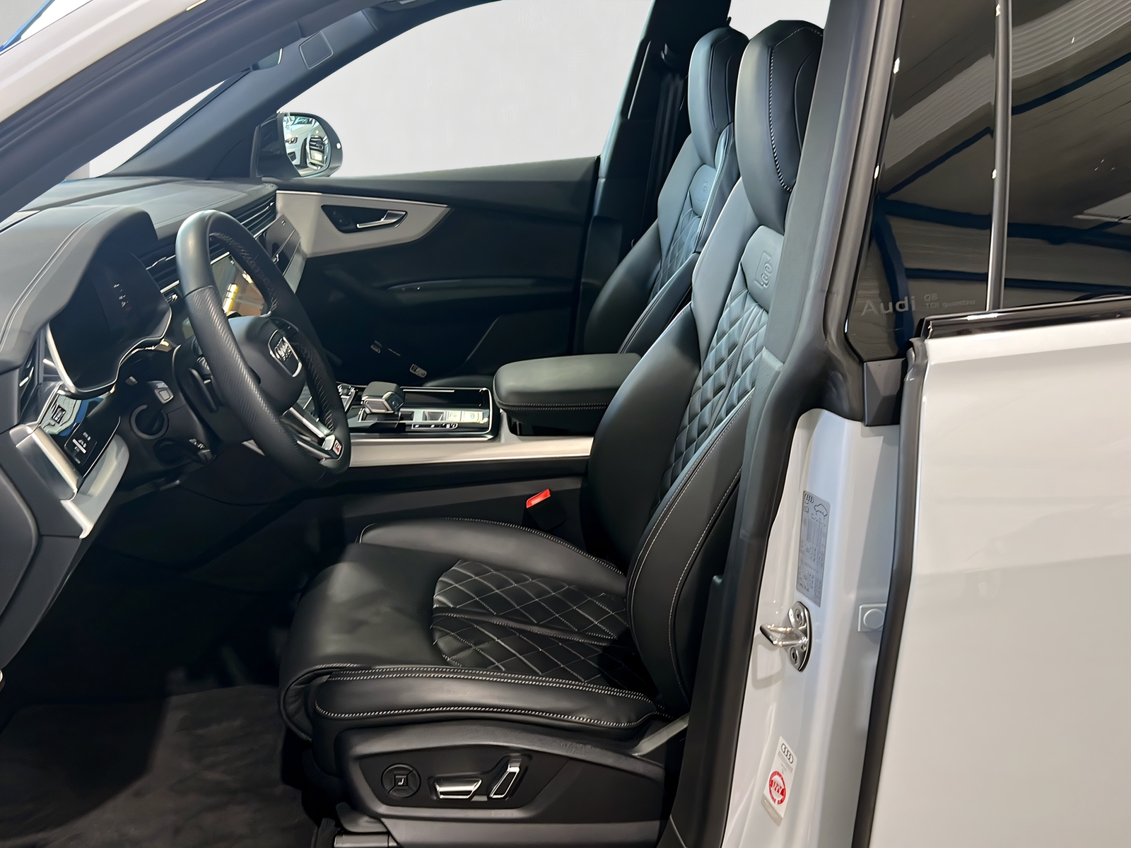 AUDI Q8 SUV 50 TDI qu**Matrix,Neues Modell,S-Sportsitze,Optikpaket,23"Alu,Panodach,5-Jahre Garantie**-image-8