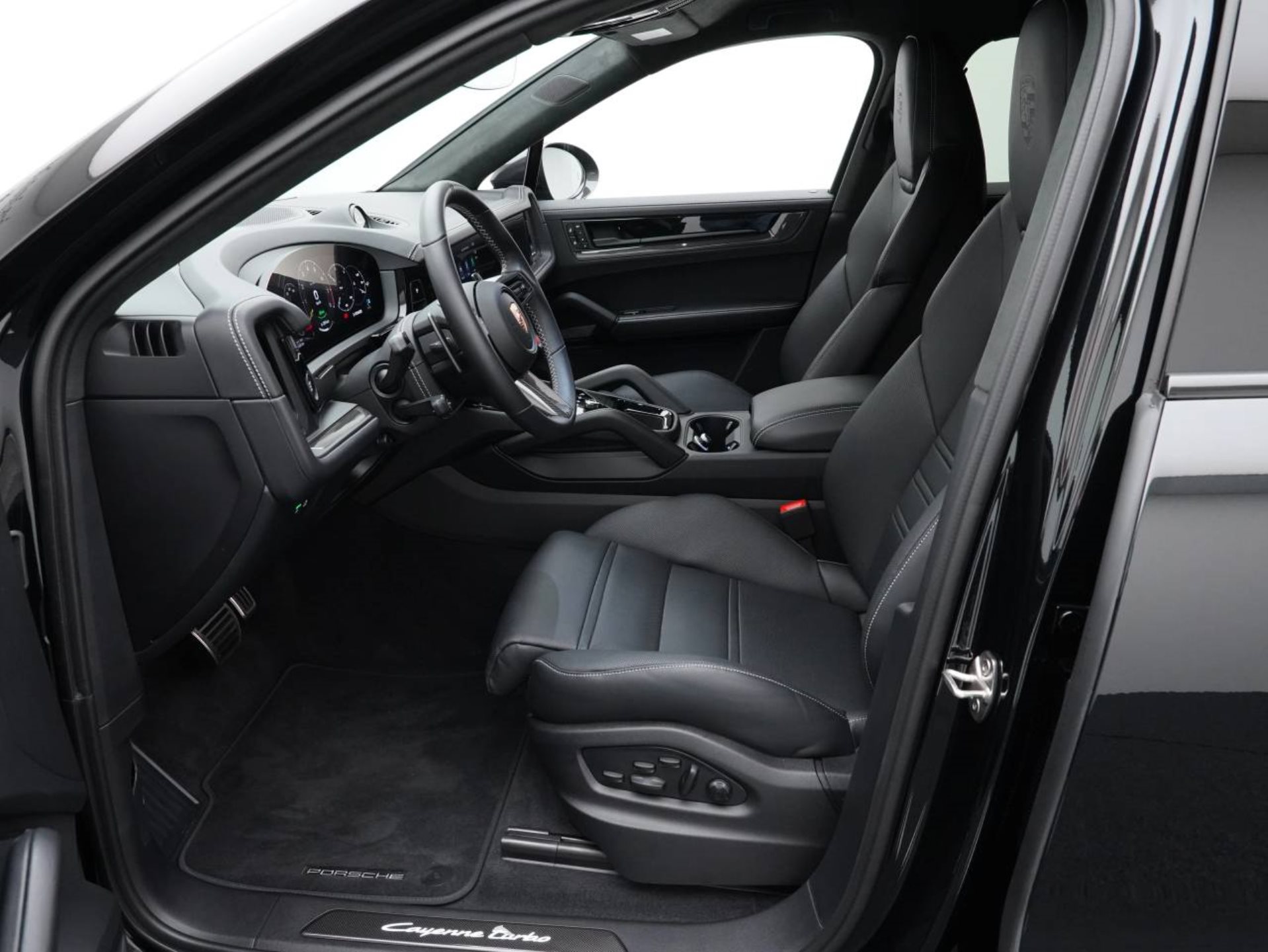 PORSCHE Cayenne Turbo E-Hybrid Coupé mit GT-Paket-image-4