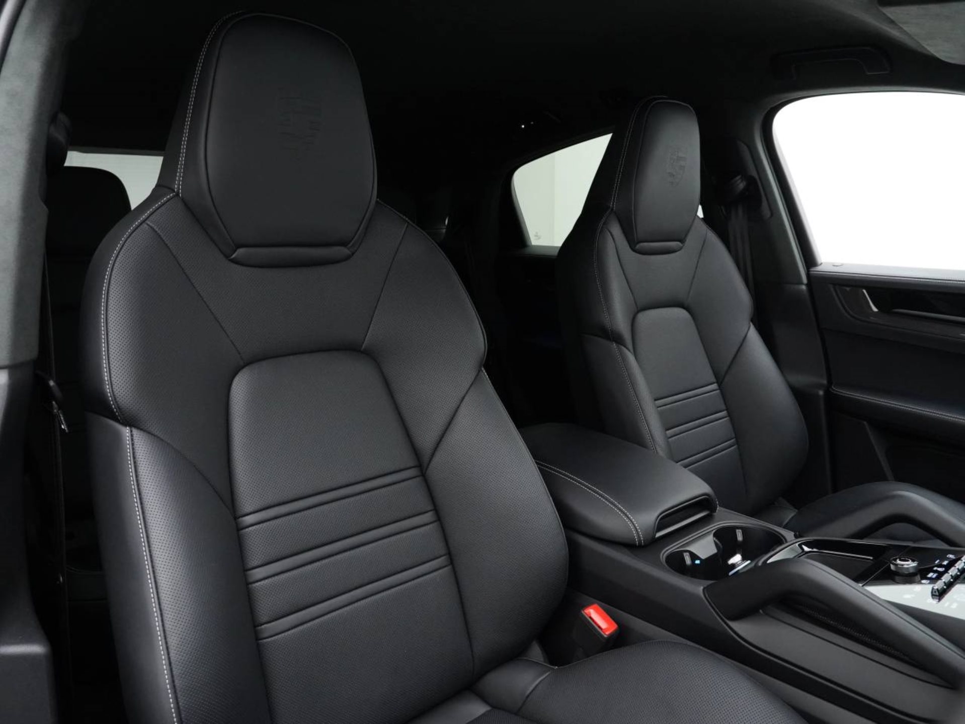 PORSCHE Cayenne Turbo E-Hybrid Coupé mit GT-Paket-image-25