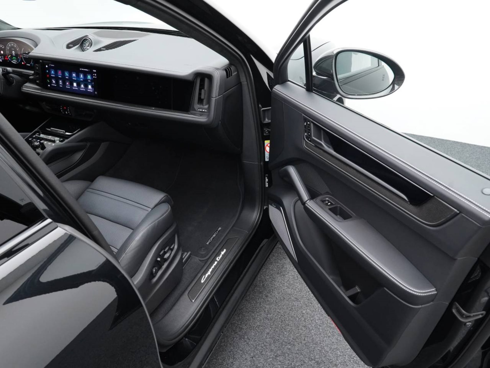 PORSCHE Cayenne Turbo E-Hybrid Coupé mit GT-Paket-image-22
