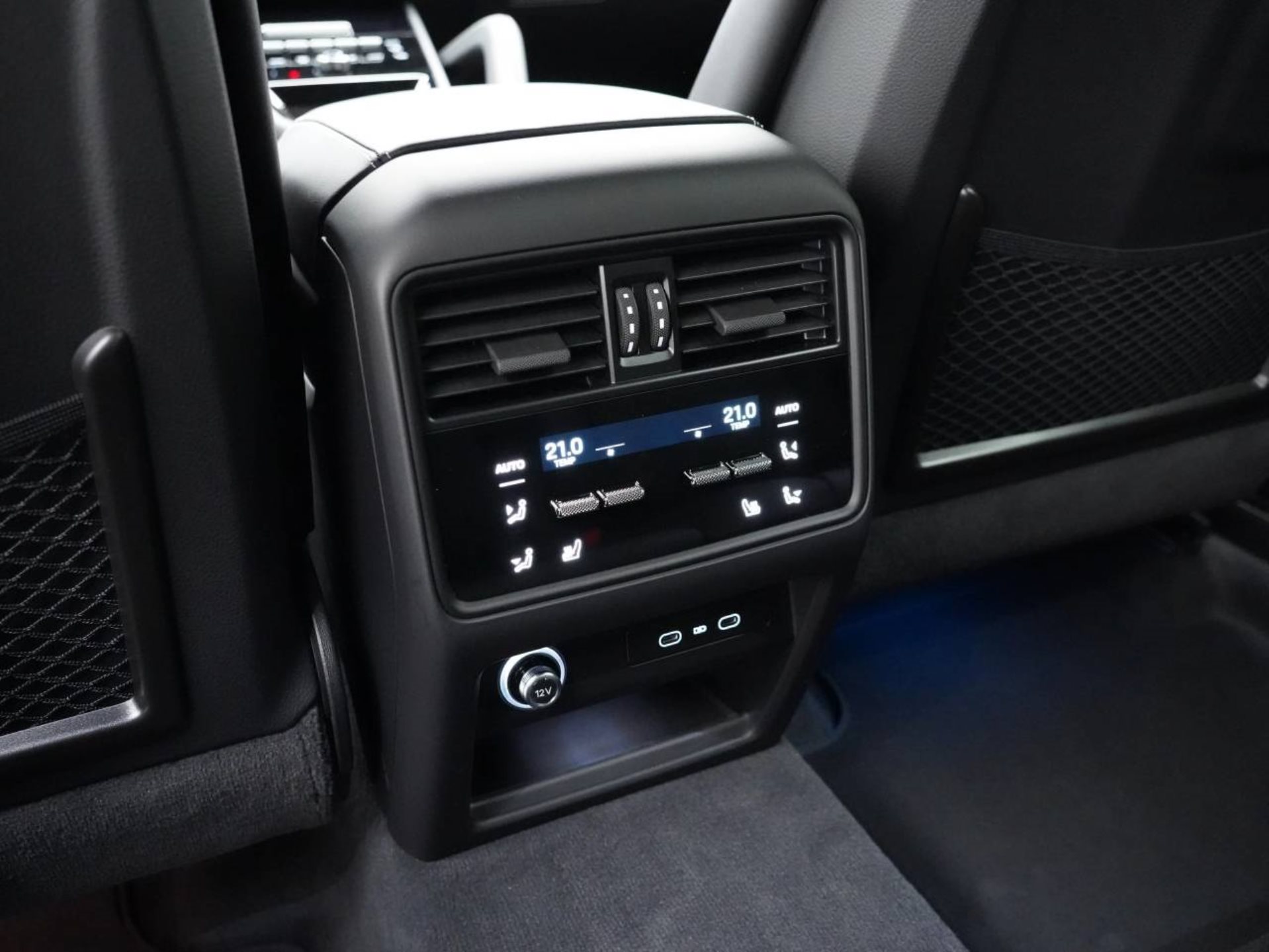 PORSCHE Cayenne Turbo E-Hybrid Coupé mit GT-Paket-image-28