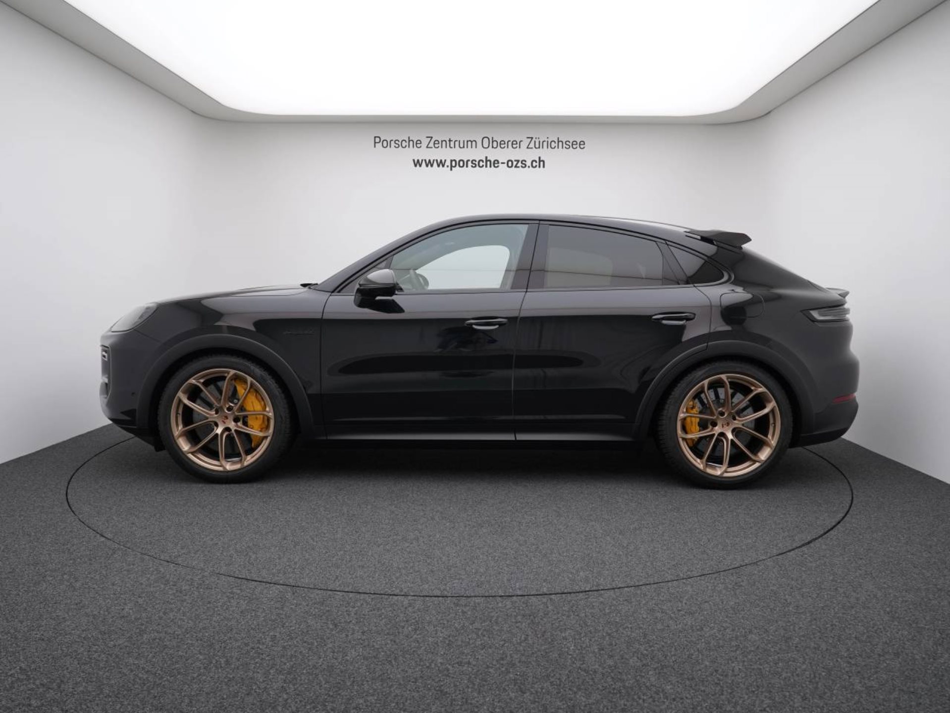 PORSCHE Cayenne Turbo E-Hybrid Coupé mit GT-Paket-image-1