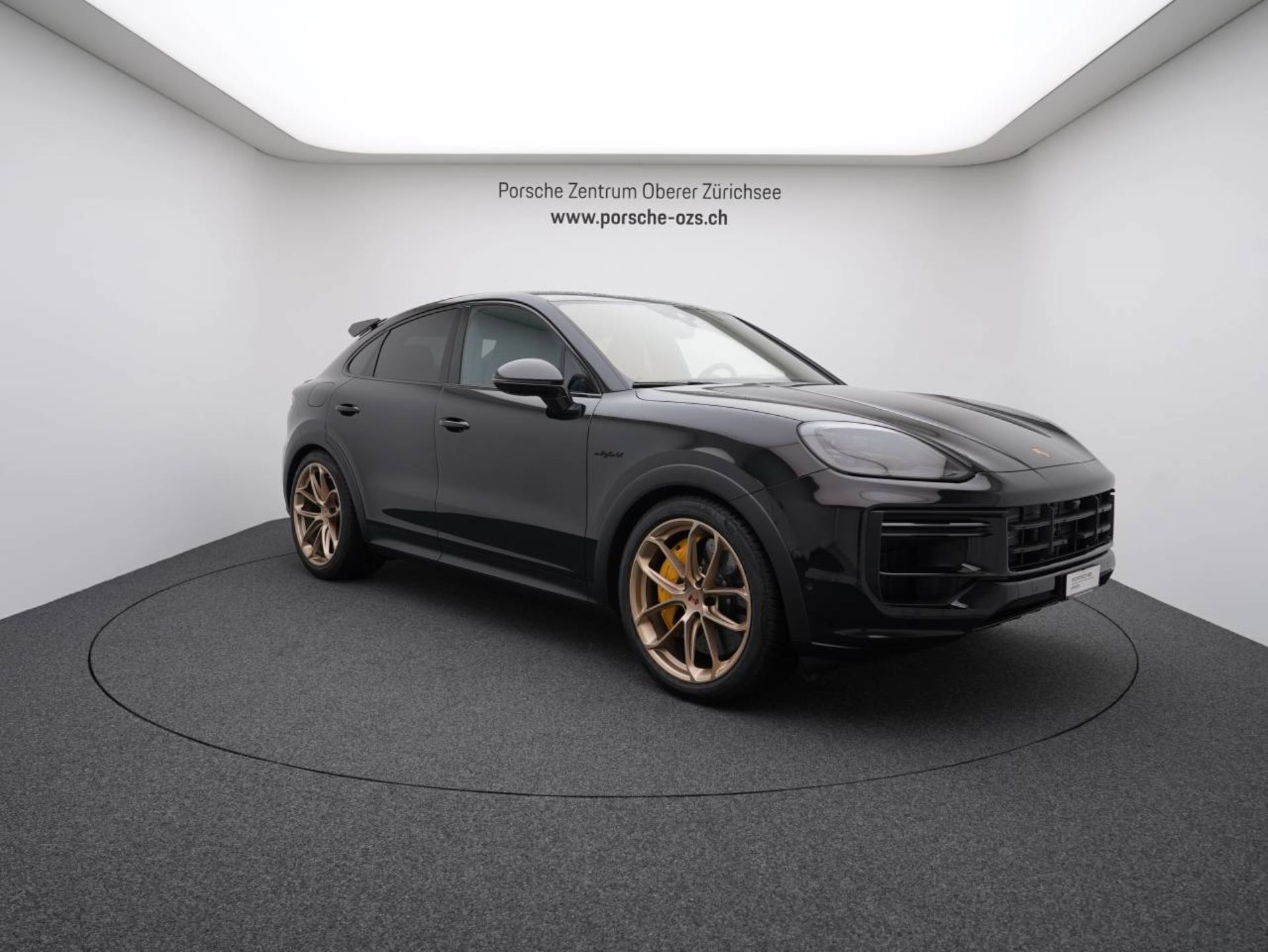 PORSCHE Cayenne Turbo E-Hybrid Coupé mit GT-Paket-image-8