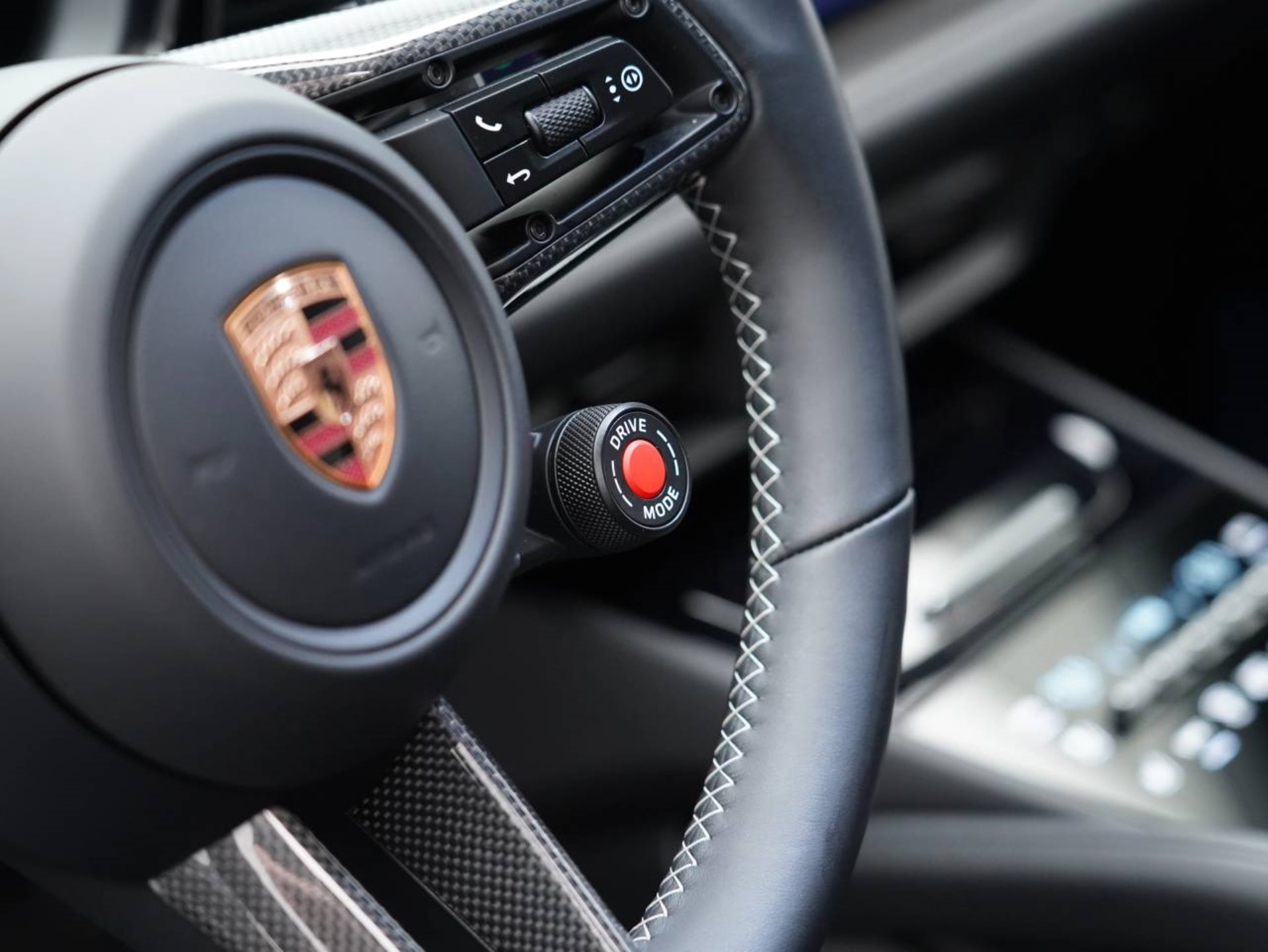 PORSCHE Cayenne Turbo E-Hybrid Coupé mit GT-Paket-image-31