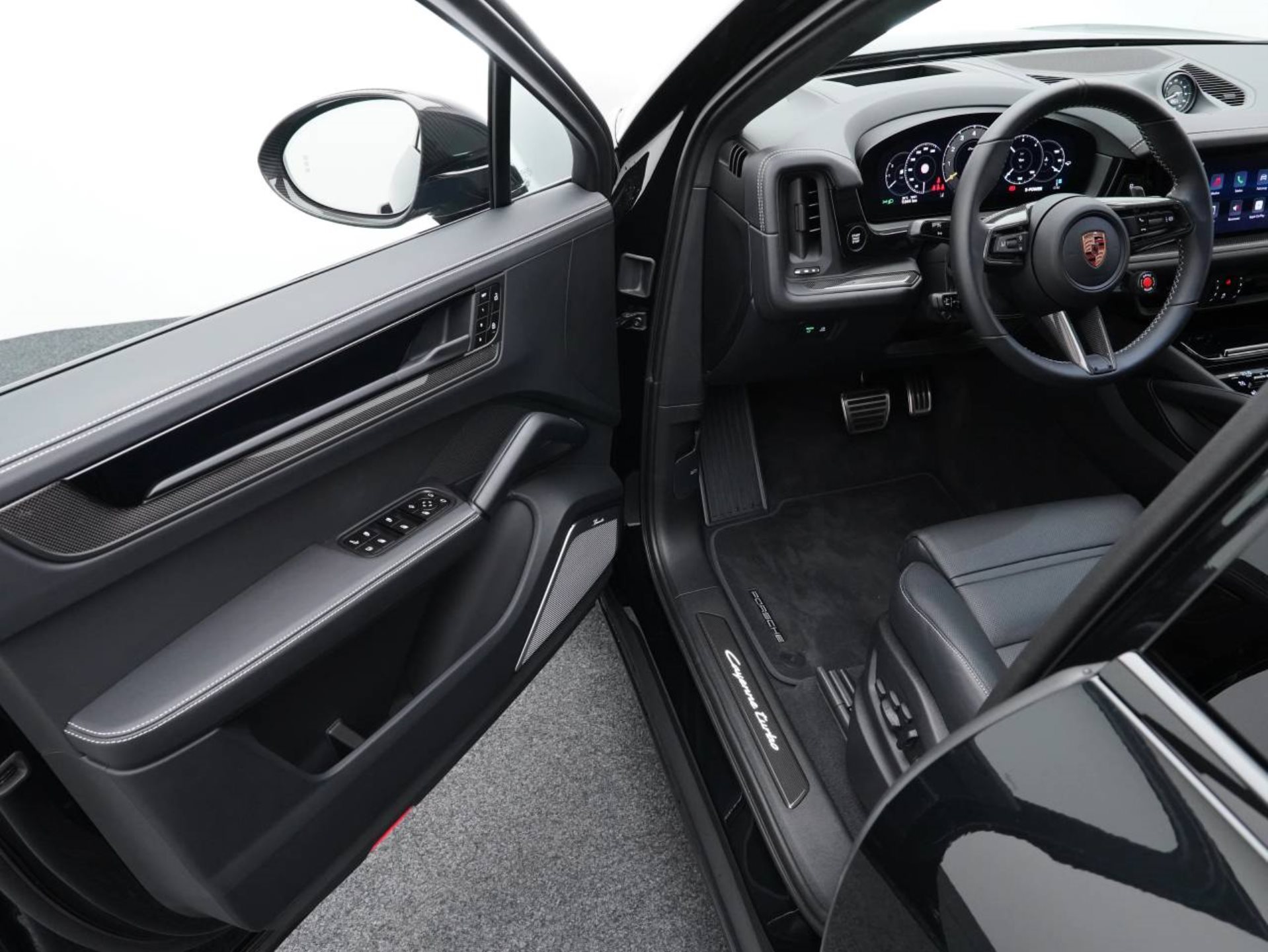 PORSCHE Cayenne Turbo E-Hybrid Coupé mit GT-Paket-image-3