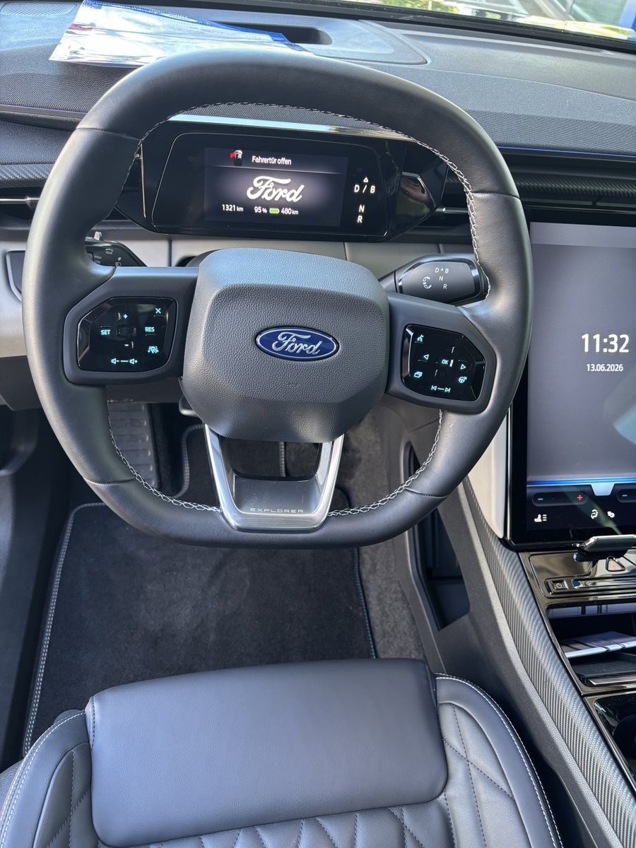FORD Explorer Extended Range Premium AWD-image-4