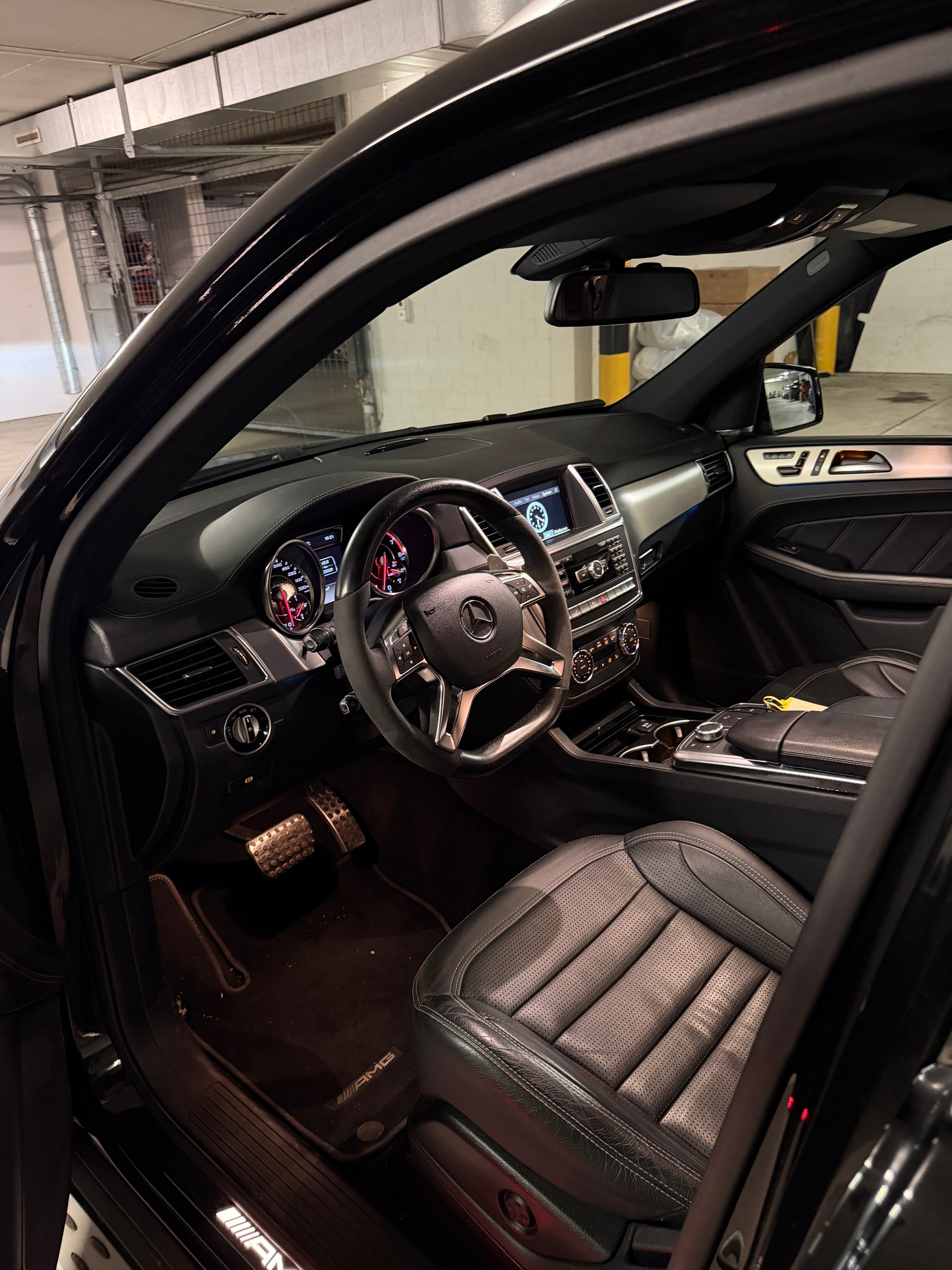 MERCEDES-BENZ ML 63 V8 AMG-image-3
