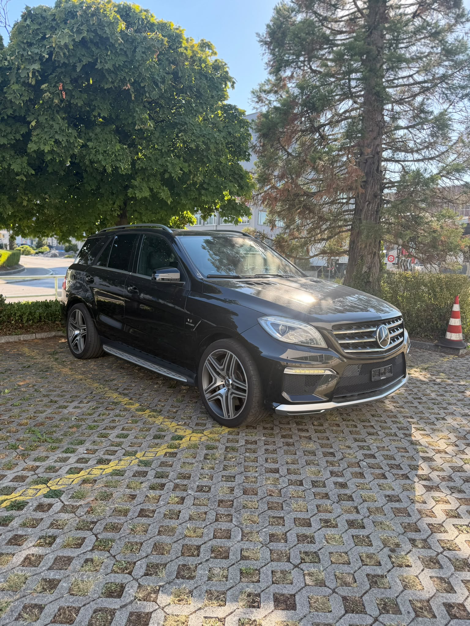 MERCEDES-BENZ ML 63 V8 AMG