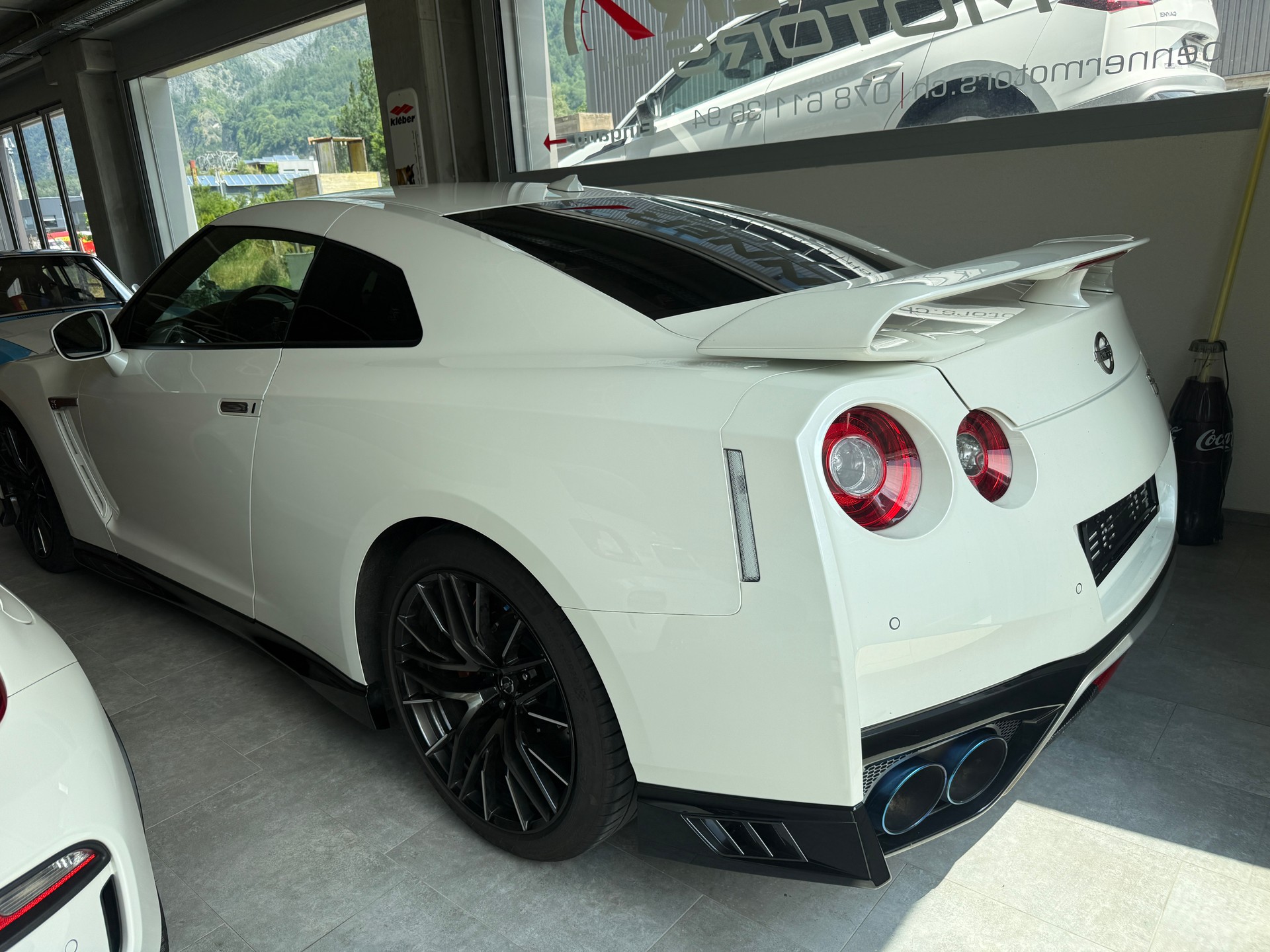 NISSAN GT-R 3.8 V6 Biturbo Black Edition-image-1