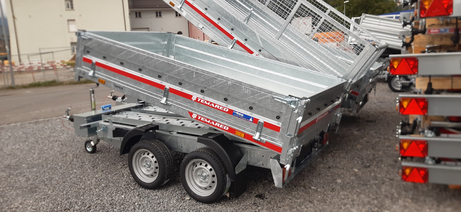TEMARED AKTION Tipper Rückwärtskipper 2'000Kg mit Stahlwände-image-2