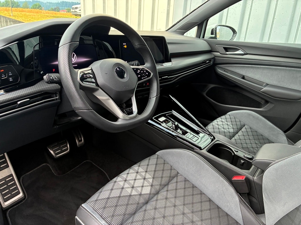 VW Golf 1.5 eTSI mHEV ACT R-Line DSG-image-6
