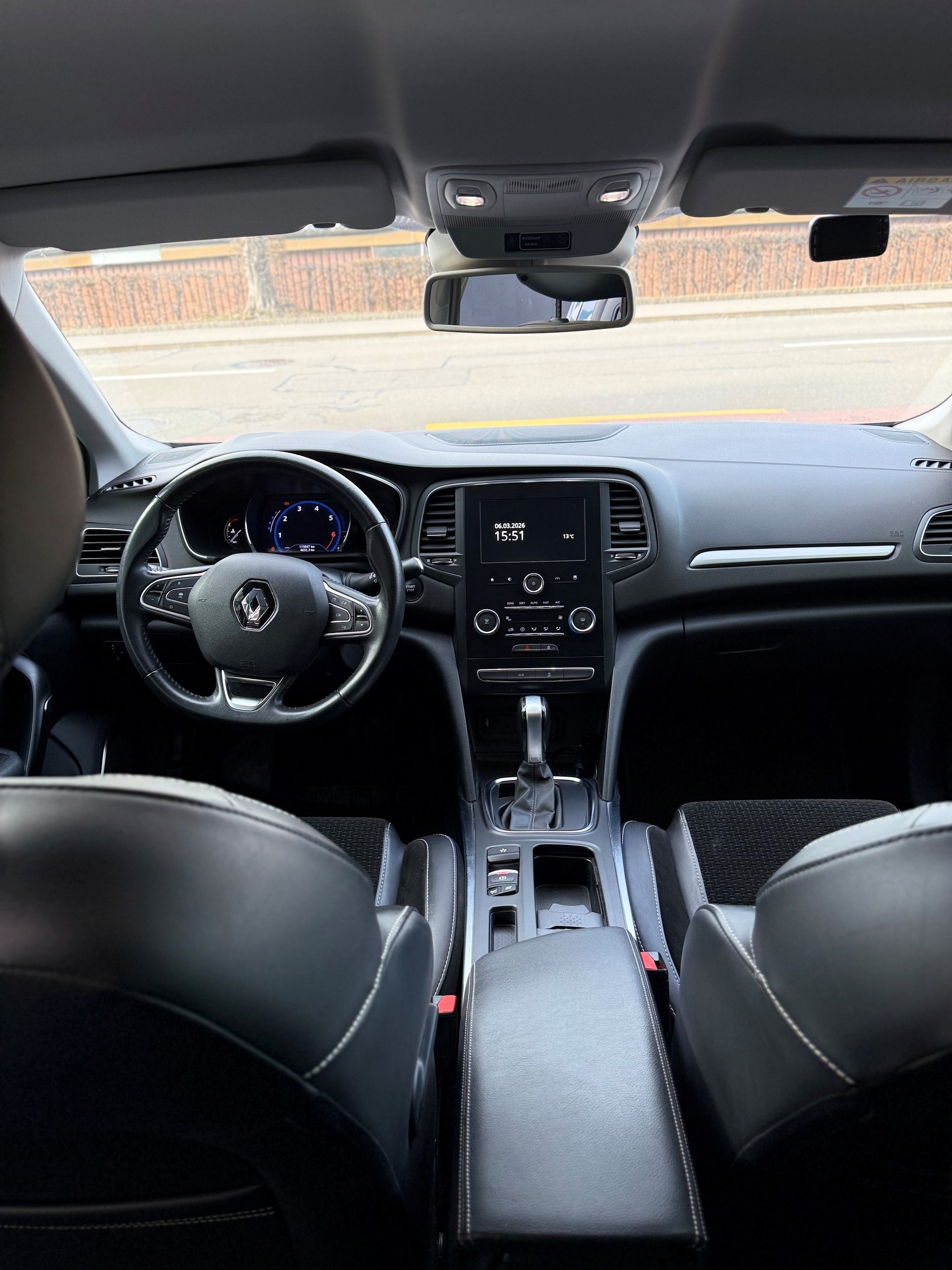 RENAULT Mégane 1.3 16V Turbo GT Line EDC-image-6