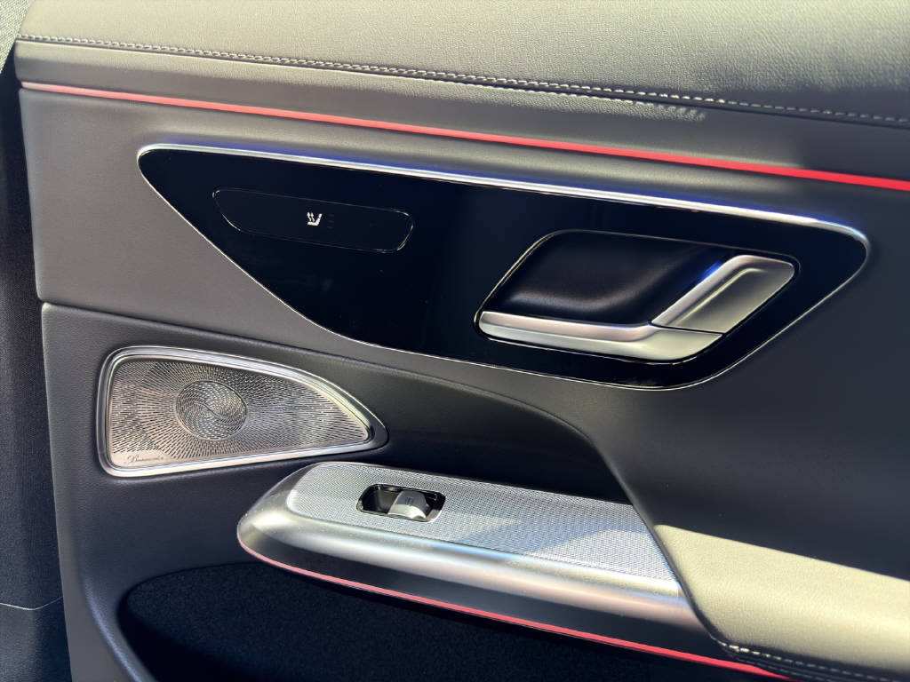MERCEDES-BENZ E 53 Hybrid AMG 4matic+-image-14