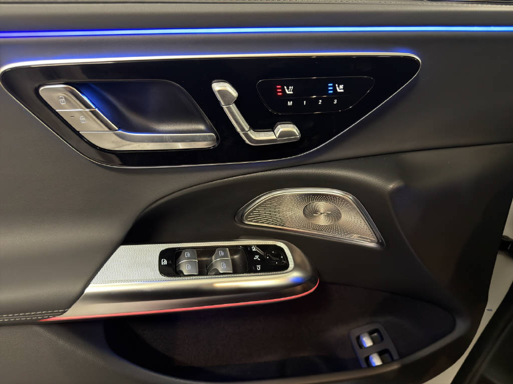 MERCEDES-BENZ E 53 Hybrid AMG 4matic+-image-13