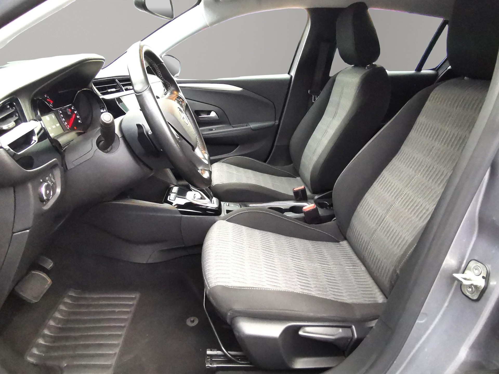 OPEL Corsa 1.2 T Edition-image-1