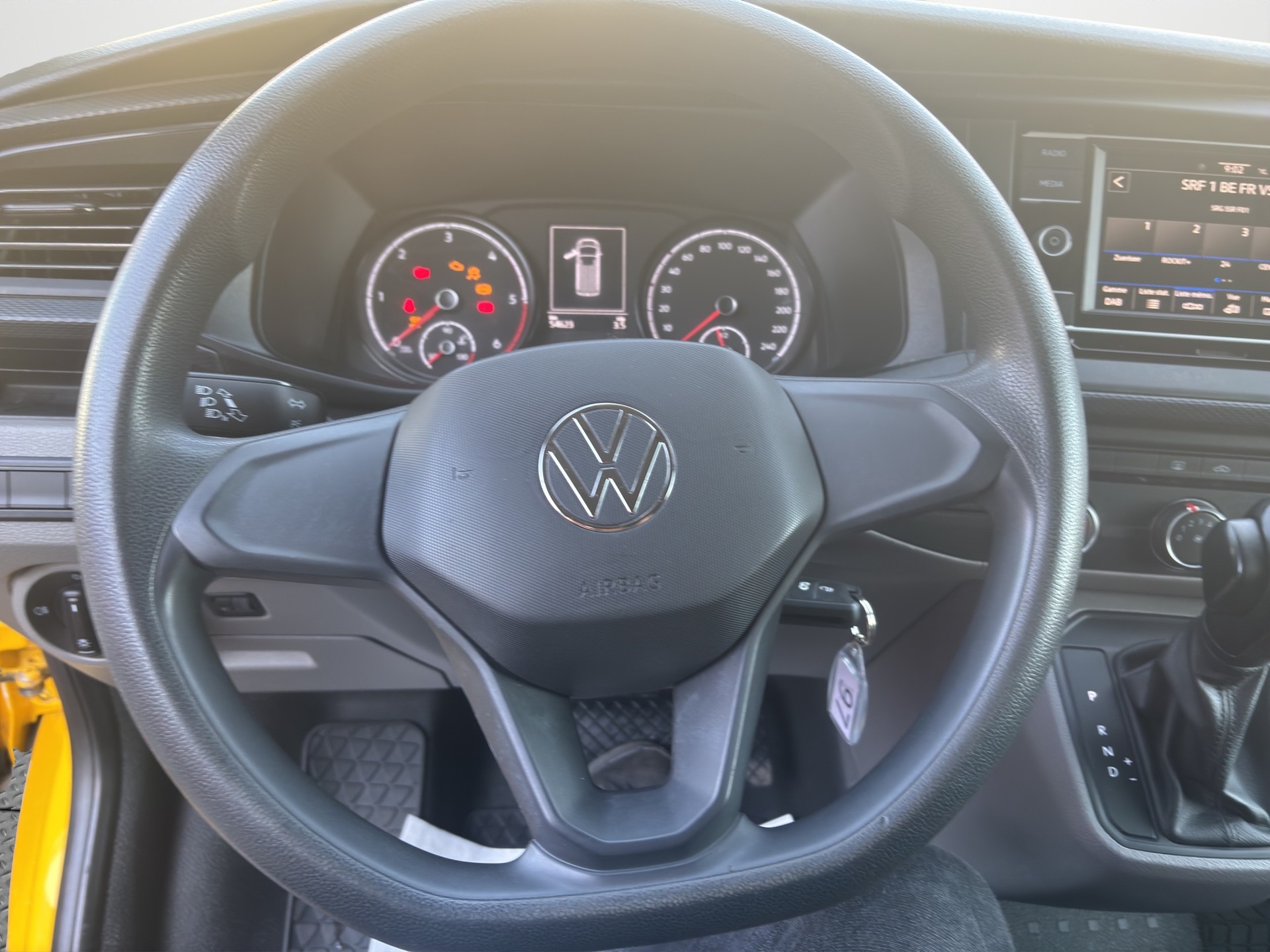 VW T6.1 2.0 TDI 4Motion DSG-image-9