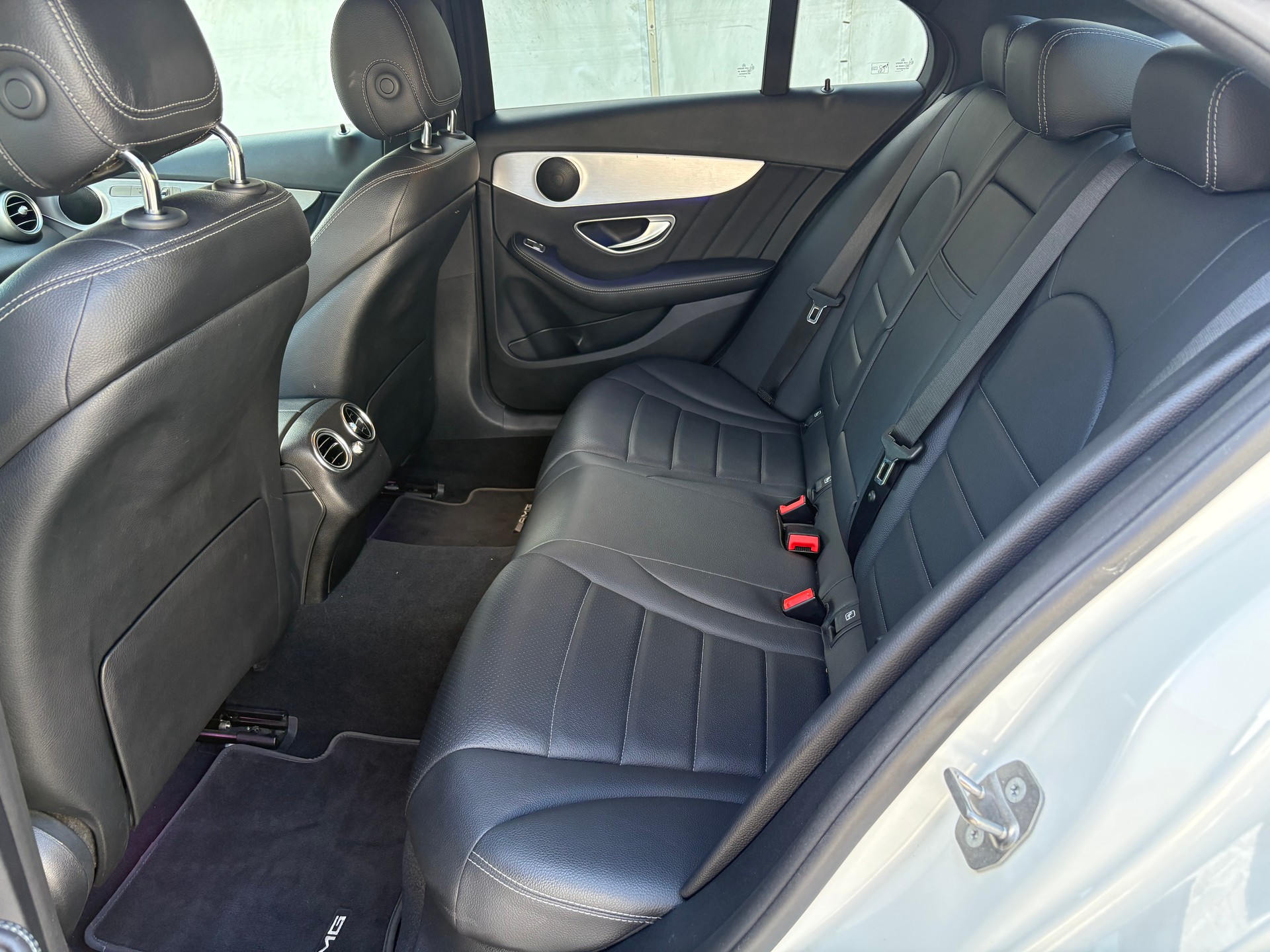 MERCEDES-BENZ C 200 Swiss Star AMG Line 4Matic 9G-Tronic-image-21