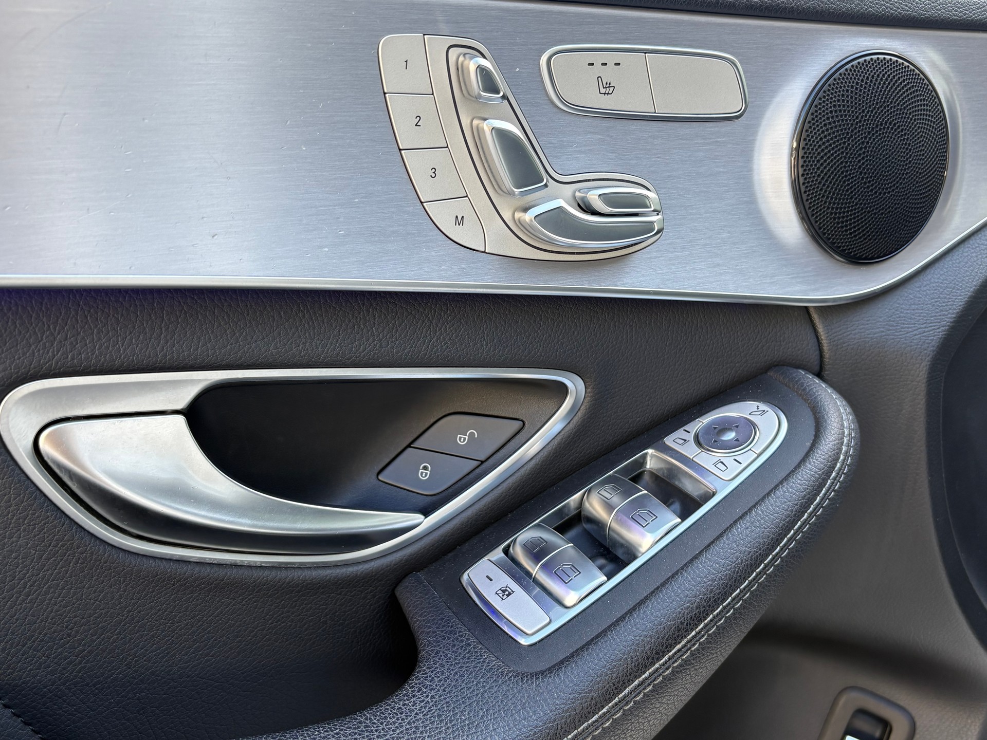 MERCEDES-BENZ C 200 Swiss Star AMG Line 4Matic 9G-Tronic-image-20