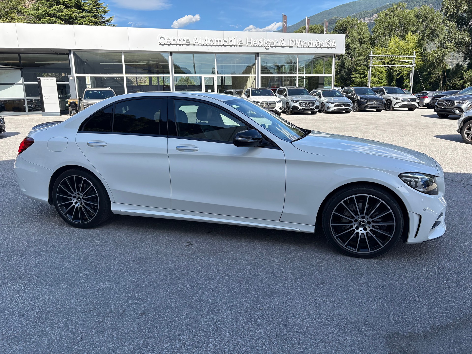 MERCEDES-BENZ C 200 Swiss Star AMG Line 4Matic 9G-Tronic-image-2