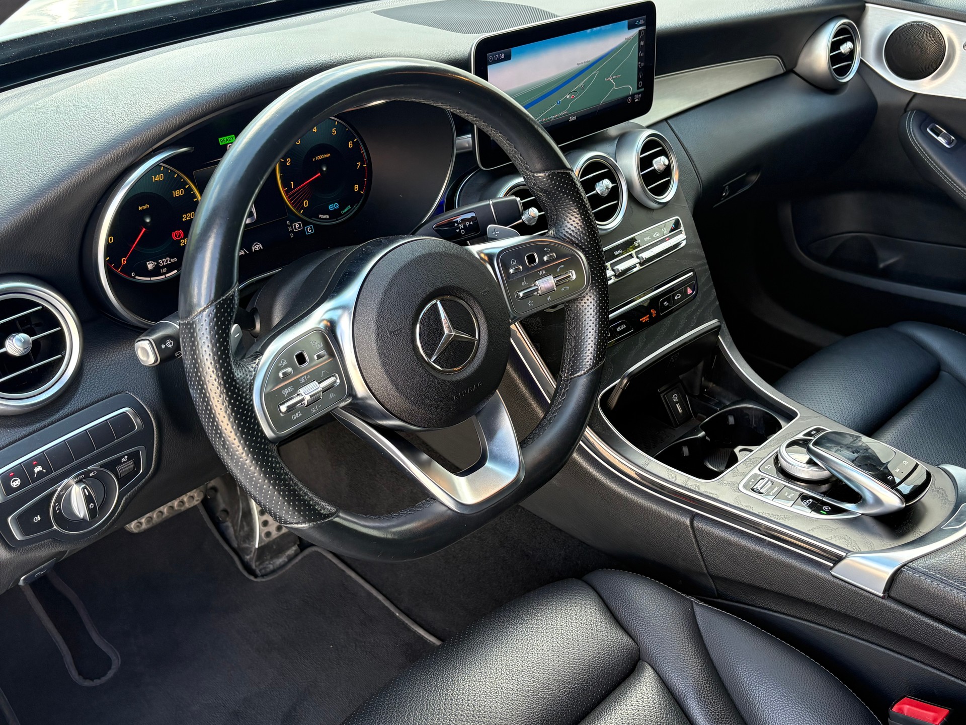 MERCEDES-BENZ C 200 Swiss Star AMG Line 4Matic 9G-Tronic-image-11
