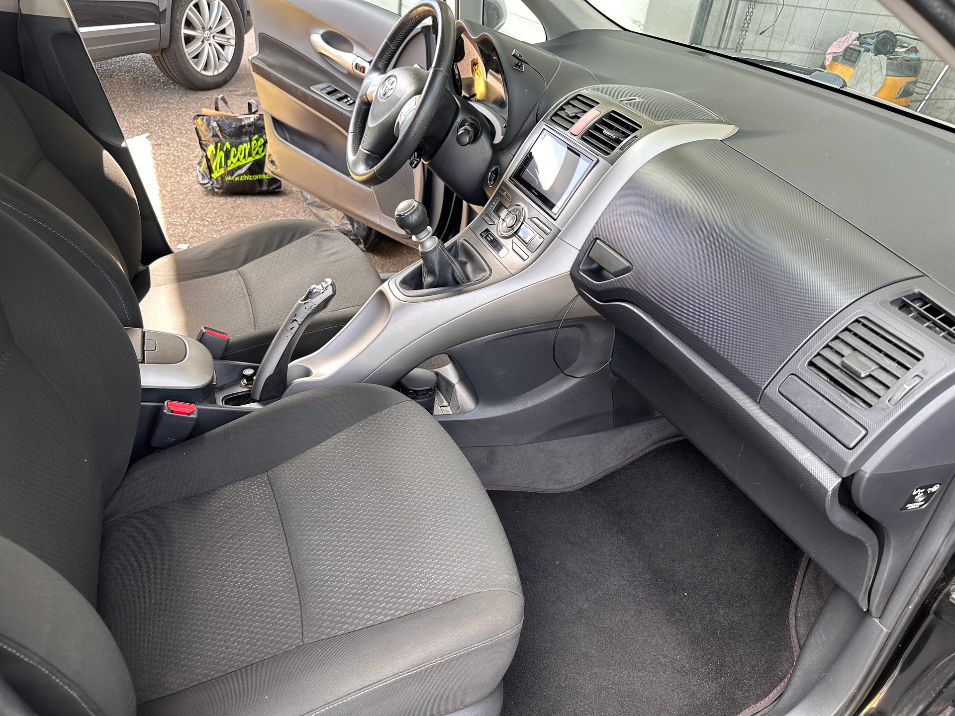 TOYOTA Auris 2.2 D-4D CleanPower Linea Sol Premium-image-8