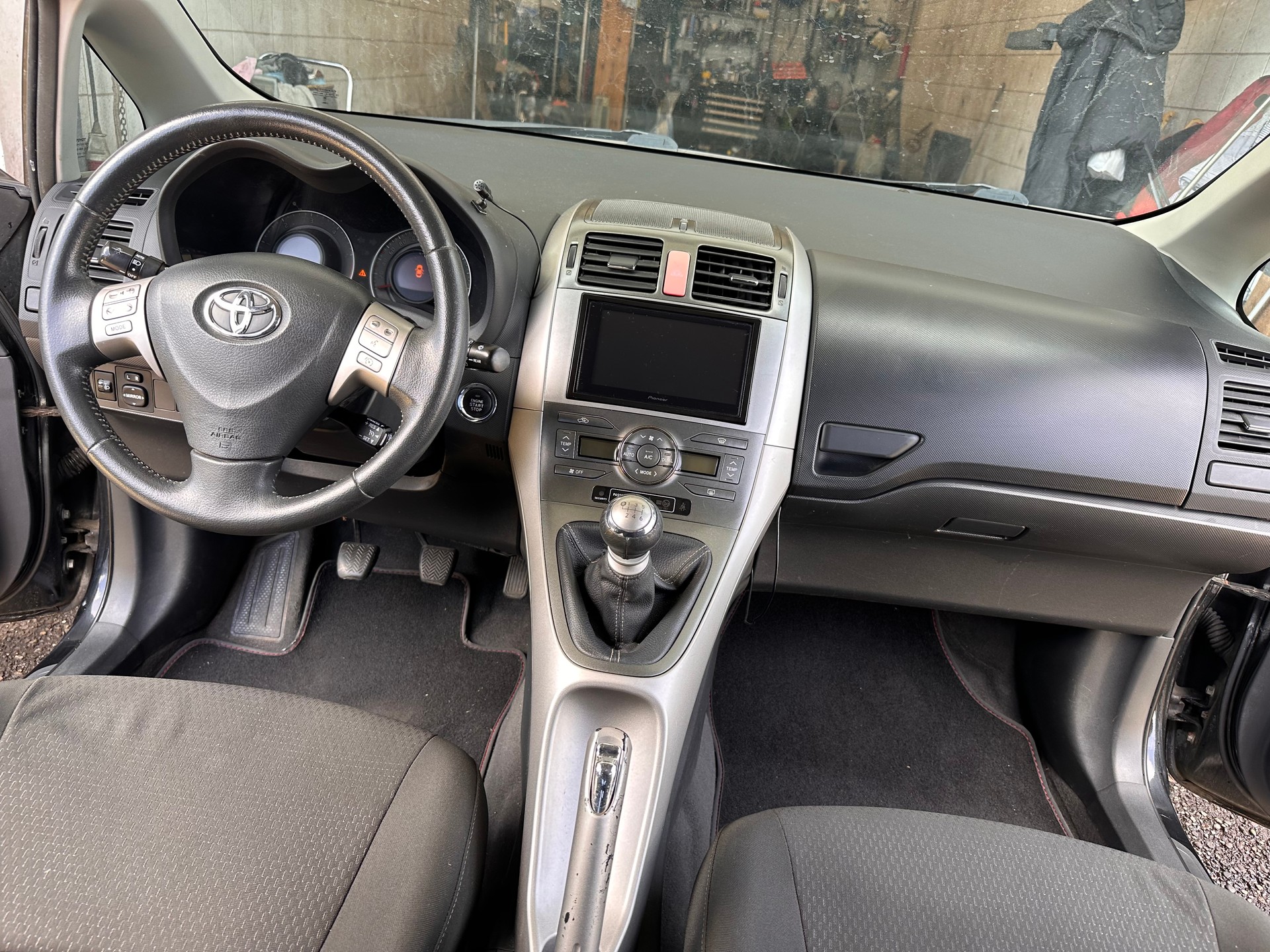 TOYOTA Auris 2.2 D-4D CleanPower Linea Sol Premium-image-7