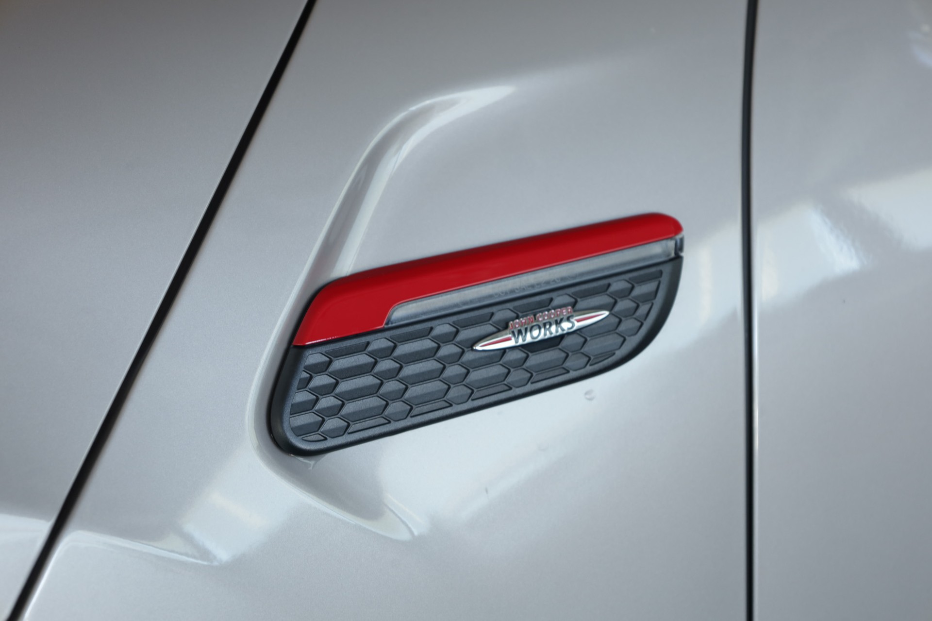 MINI Cooper John Cooper Works Cabriolet Steptronic-image-9