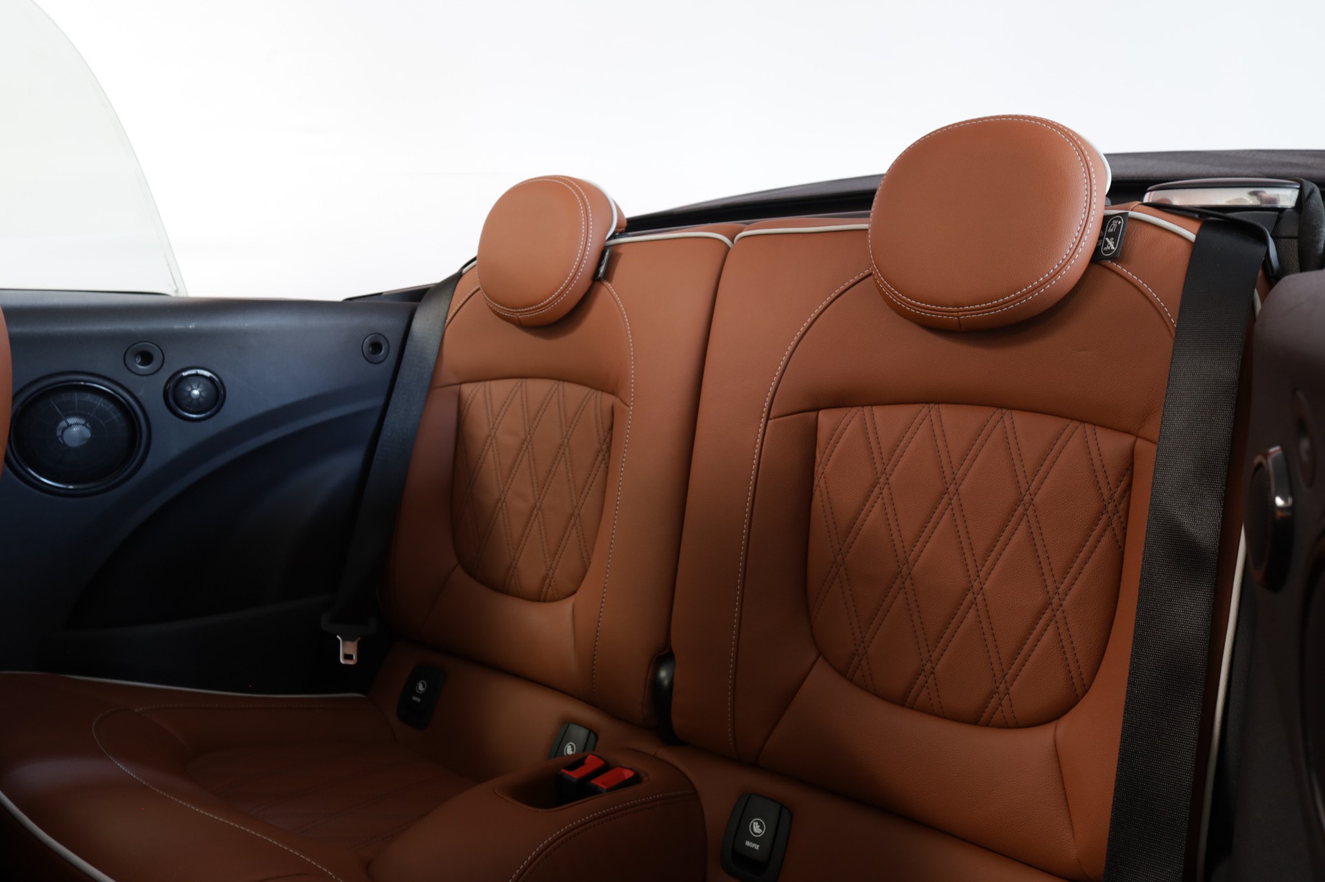 MINI Cooper John Cooper Works Cabriolet Steptronic-image-12