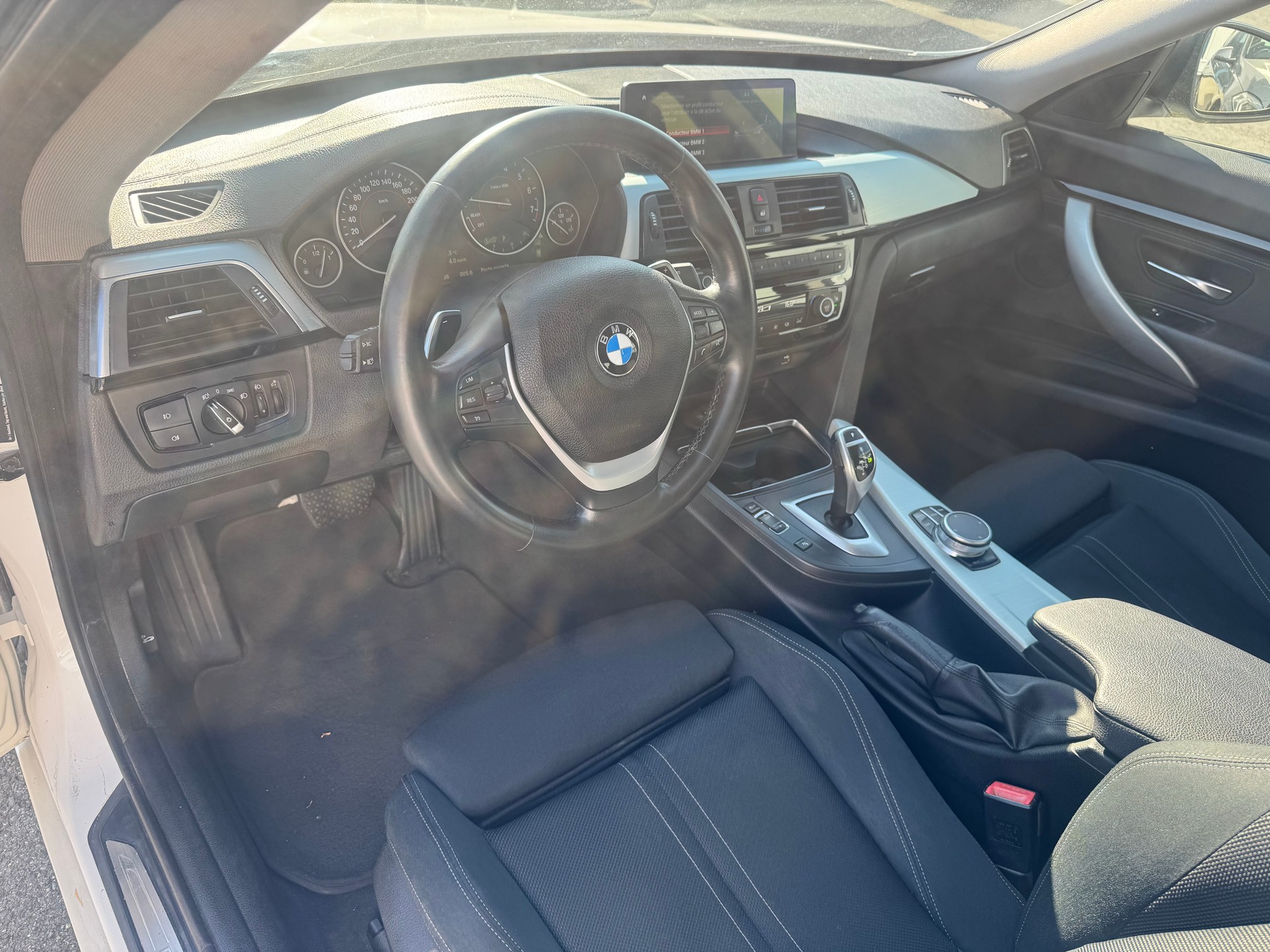 BMW 330i GT xDrive Steptronic-image-12