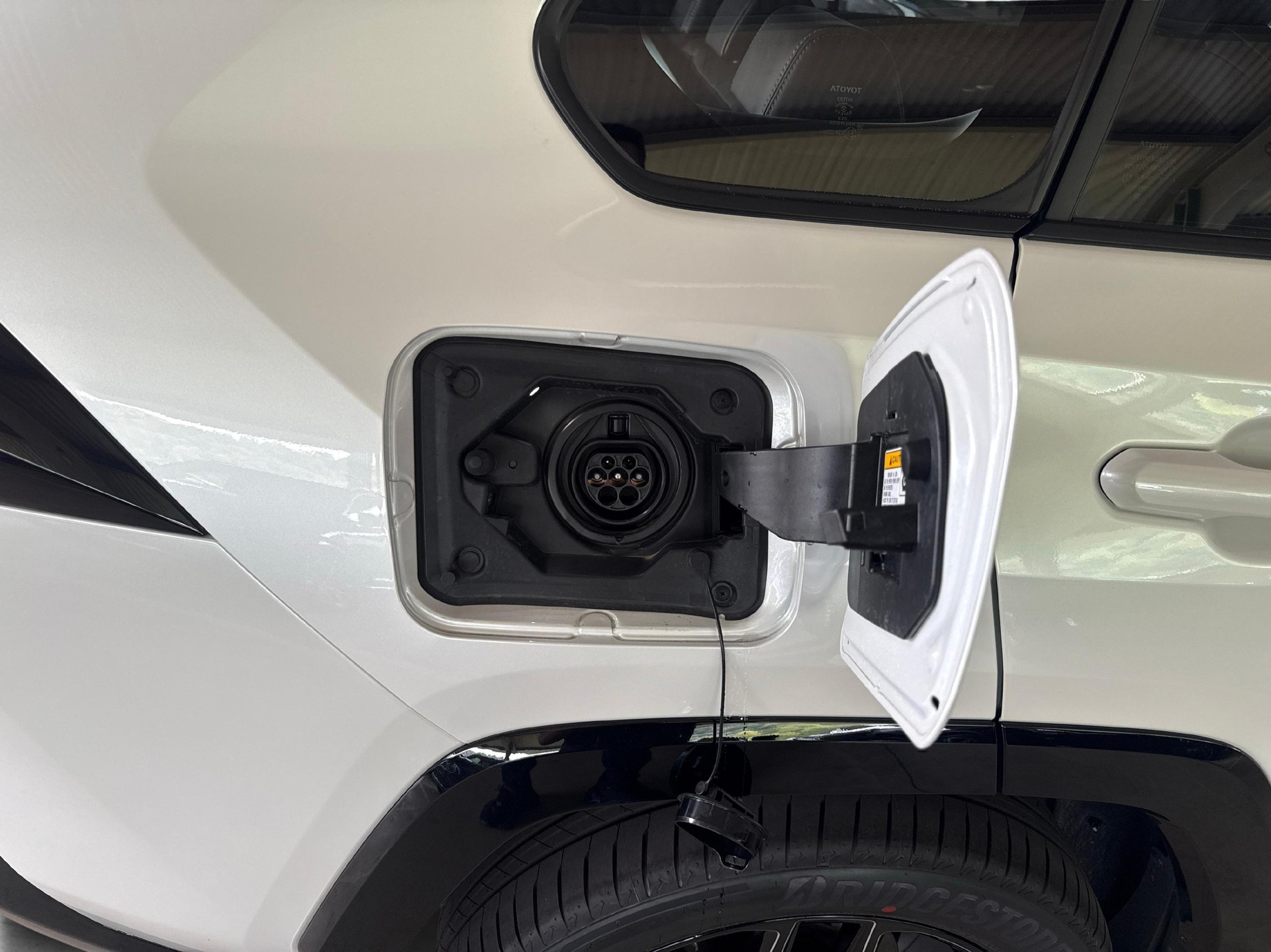 TOYOTA RAV4 2.5 Plug-In-Hybrid GR Sport - Ruote invernali & Servizi inclusi-image-12