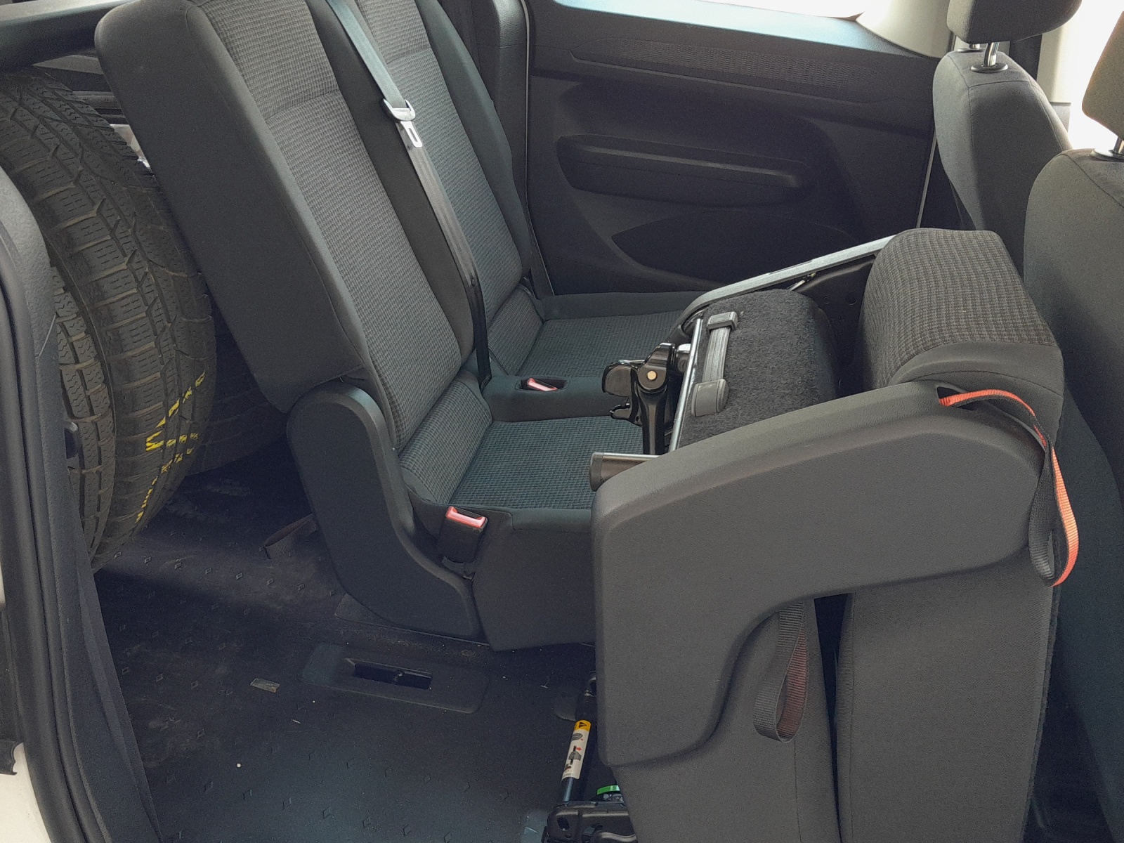 VW Caddy 2.0 TDI 4Motion-image-13