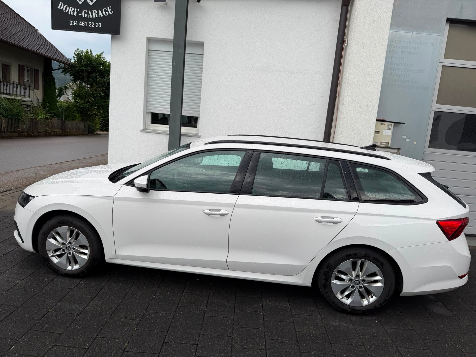 SKODA Octavia Combi 1.5 TSI mHEV DSG Ambition-image-2