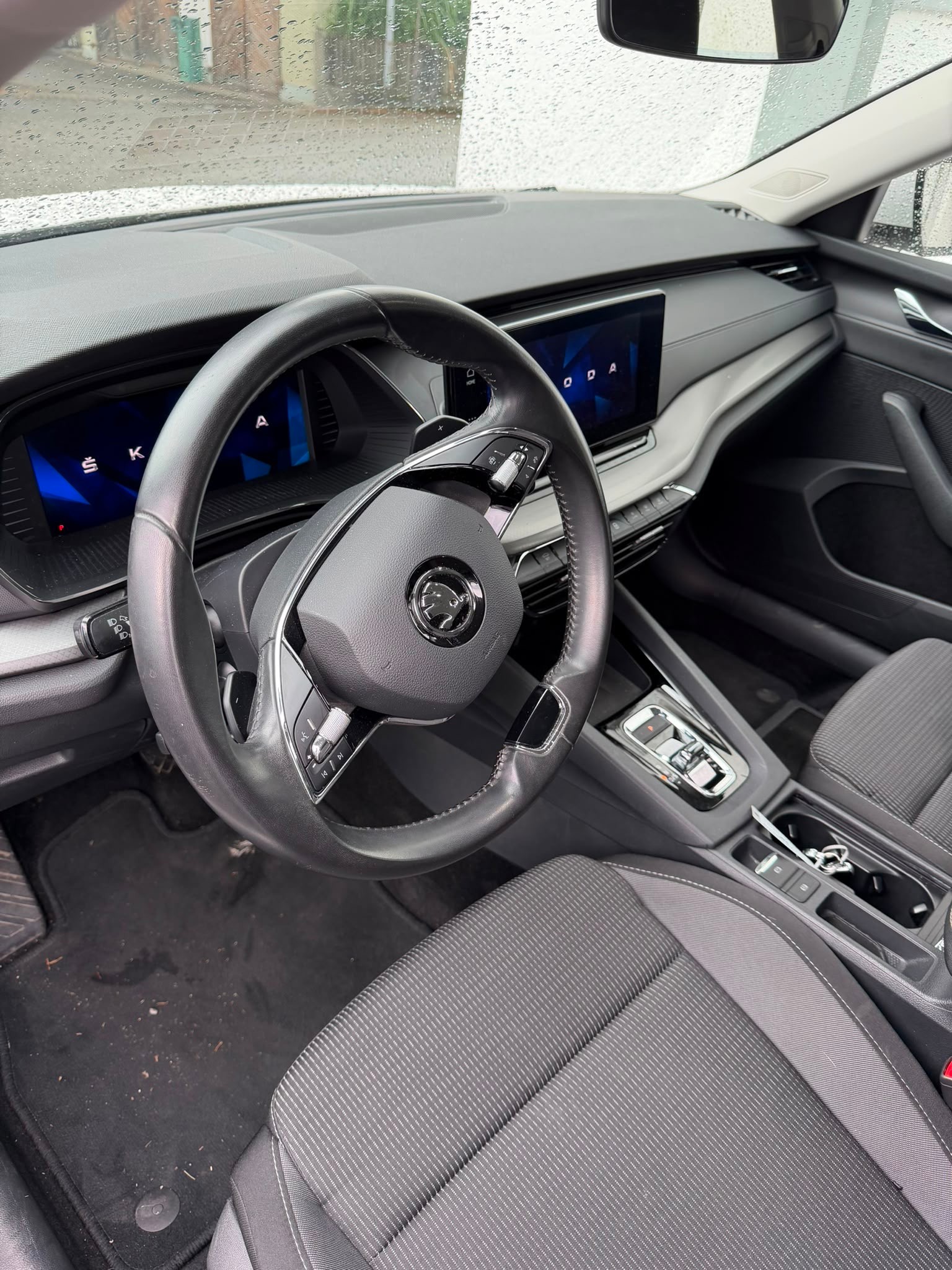 SKODA Octavia Combi 1.5 TSI mHEV DSG Ambition-image-3