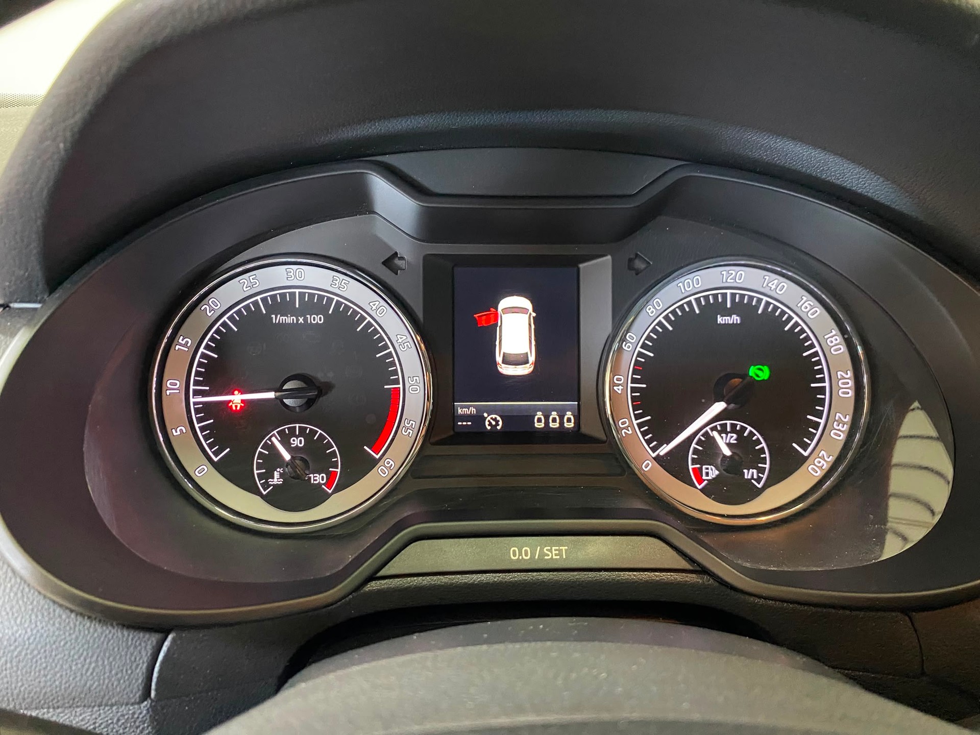 SKODA Octavia Combi 2.0 TDI Style 4x4 DSG-image-10