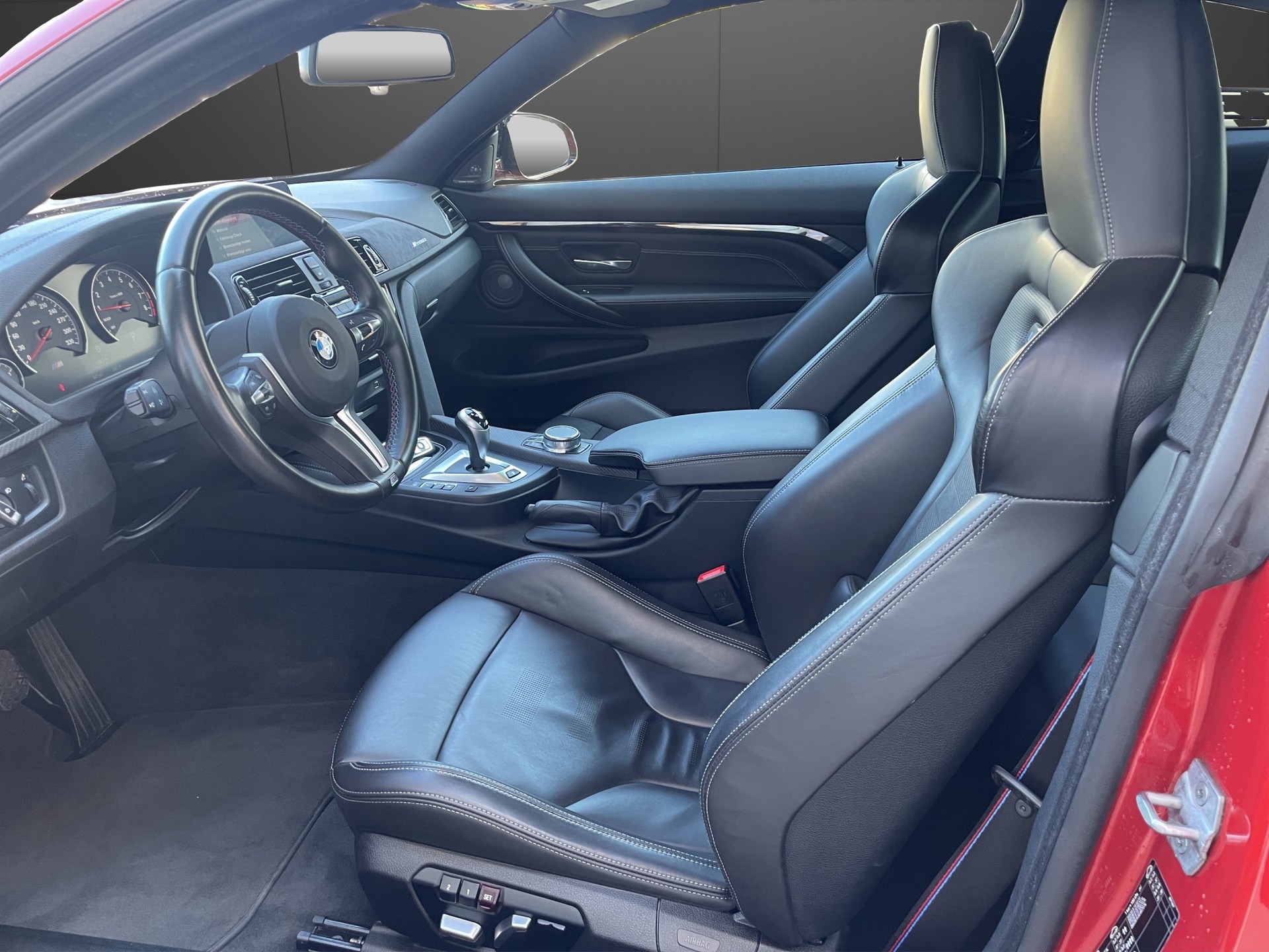 BMW M4 Coupé Competition DKG-image-12