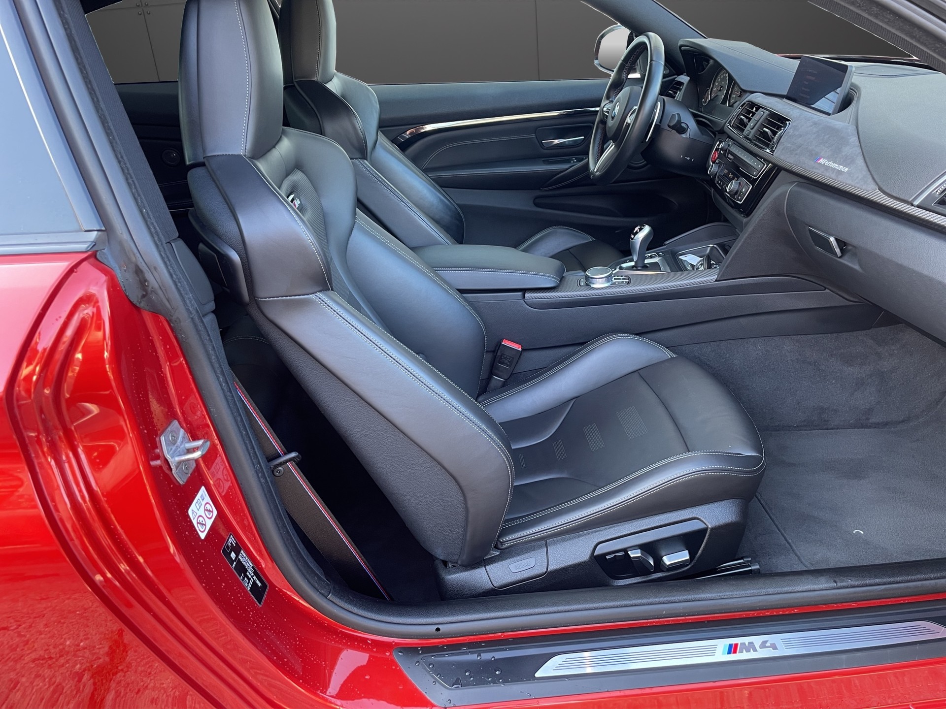 BMW M4 Coupé Competition DKG-image-14