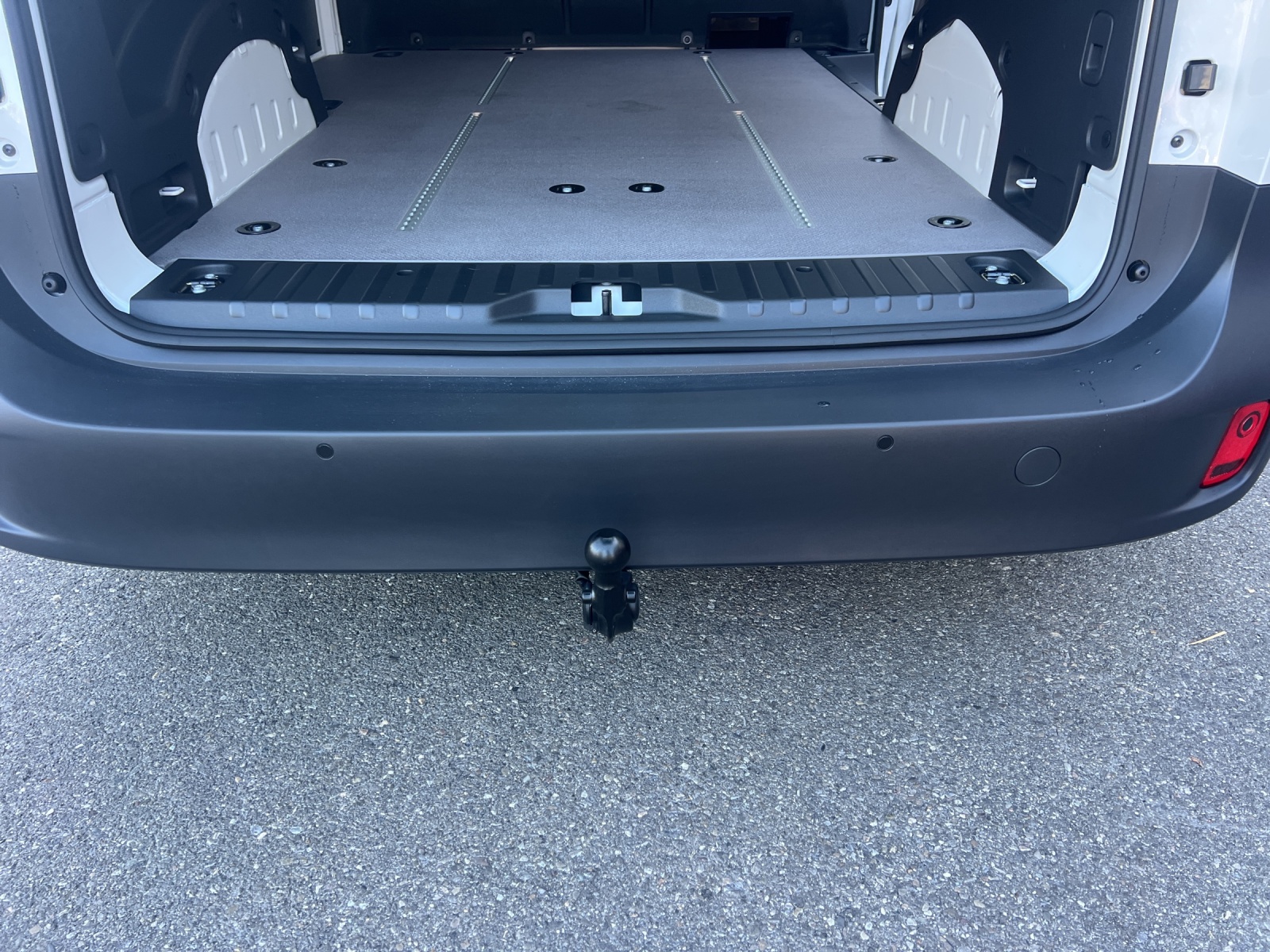 VW ID. Buzz Cargo Pure-image-10