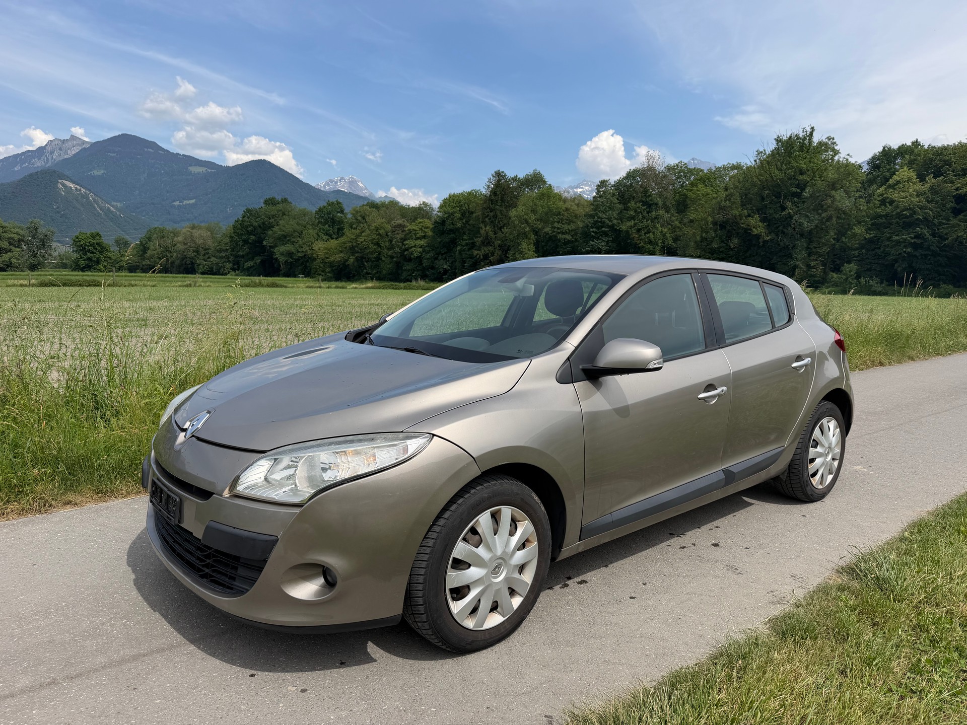 RENAULT Mégane 2.0 16V Expression CVT-image-2