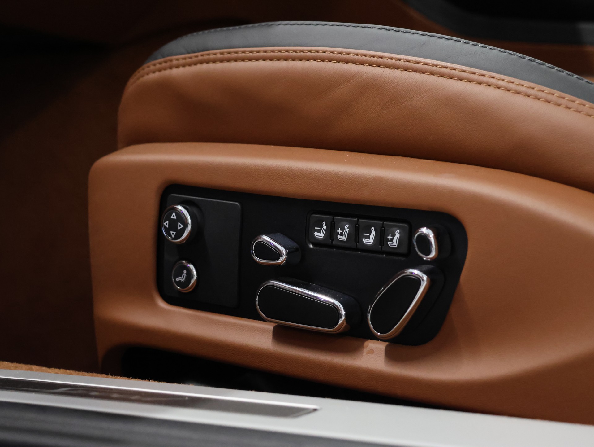 BENTLEY Bentley Continental GTC 6.0 W12 Speed *Rotating Displey* *360 Kamera* *Naim Soundystem*-image-21
