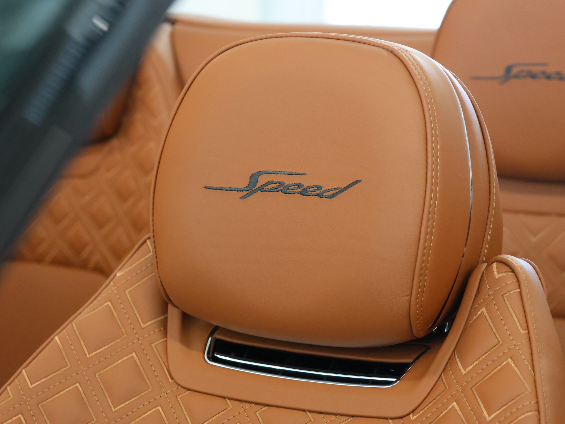 BENTLEY Bentley Continental GTC 6.0 W12 Speed *Rotating Displey* *360 Kamera* *Naim Soundystem*-image-23