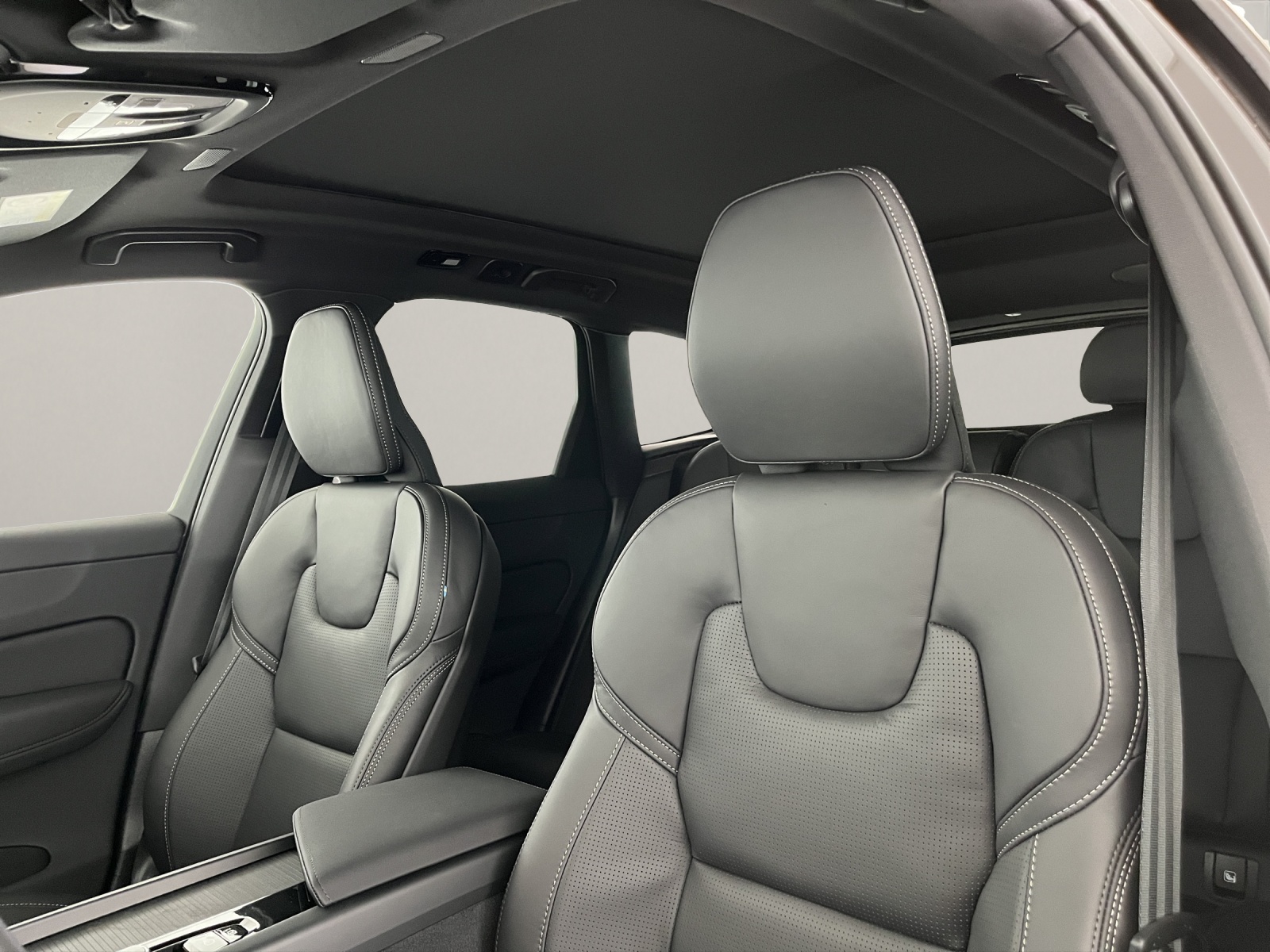 VOLVO XC60 2.0 T8 TE Black Edition eAWD-image-13
