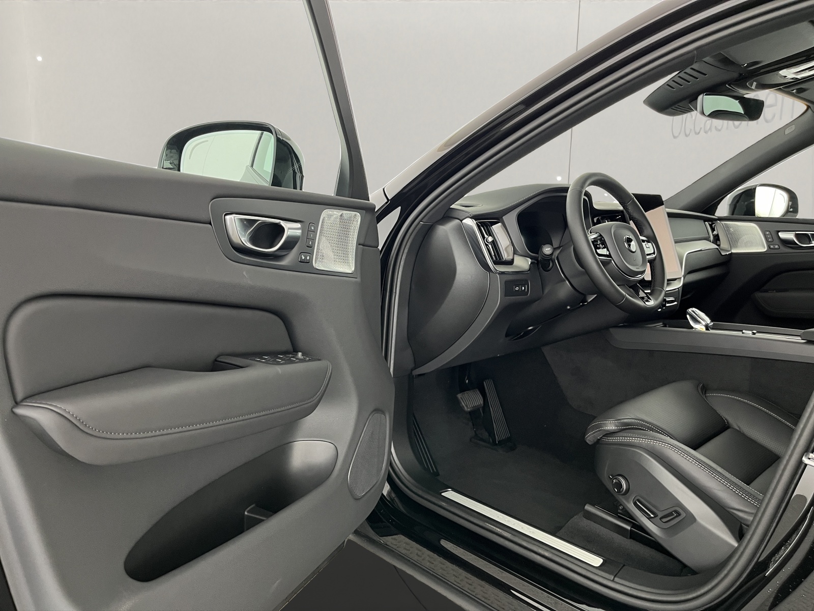 VOLVO XC60 2.0 T8 TE Black Edition eAWD-image-7