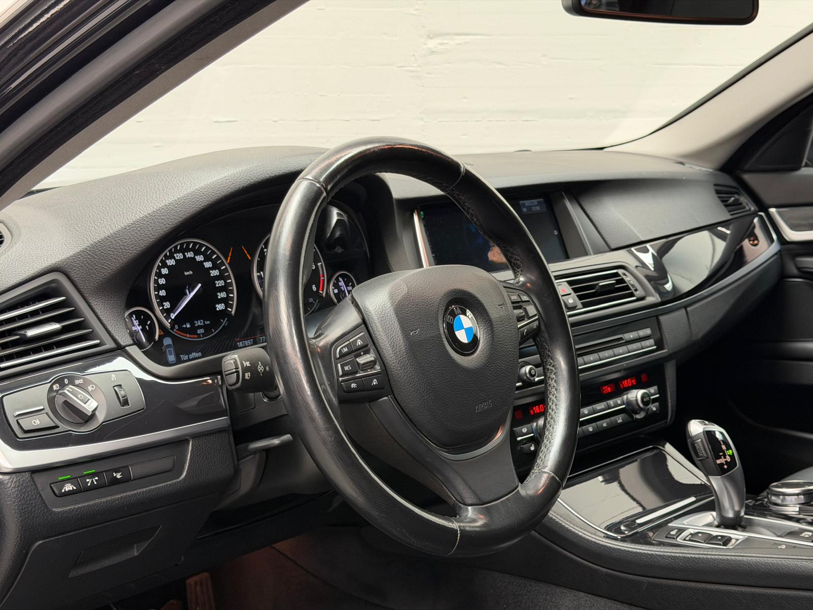 BMW 525d Touring xDrive All Balck Edition Steptronic (CH-Fahrzeug Frisch ab MFK)-image-10